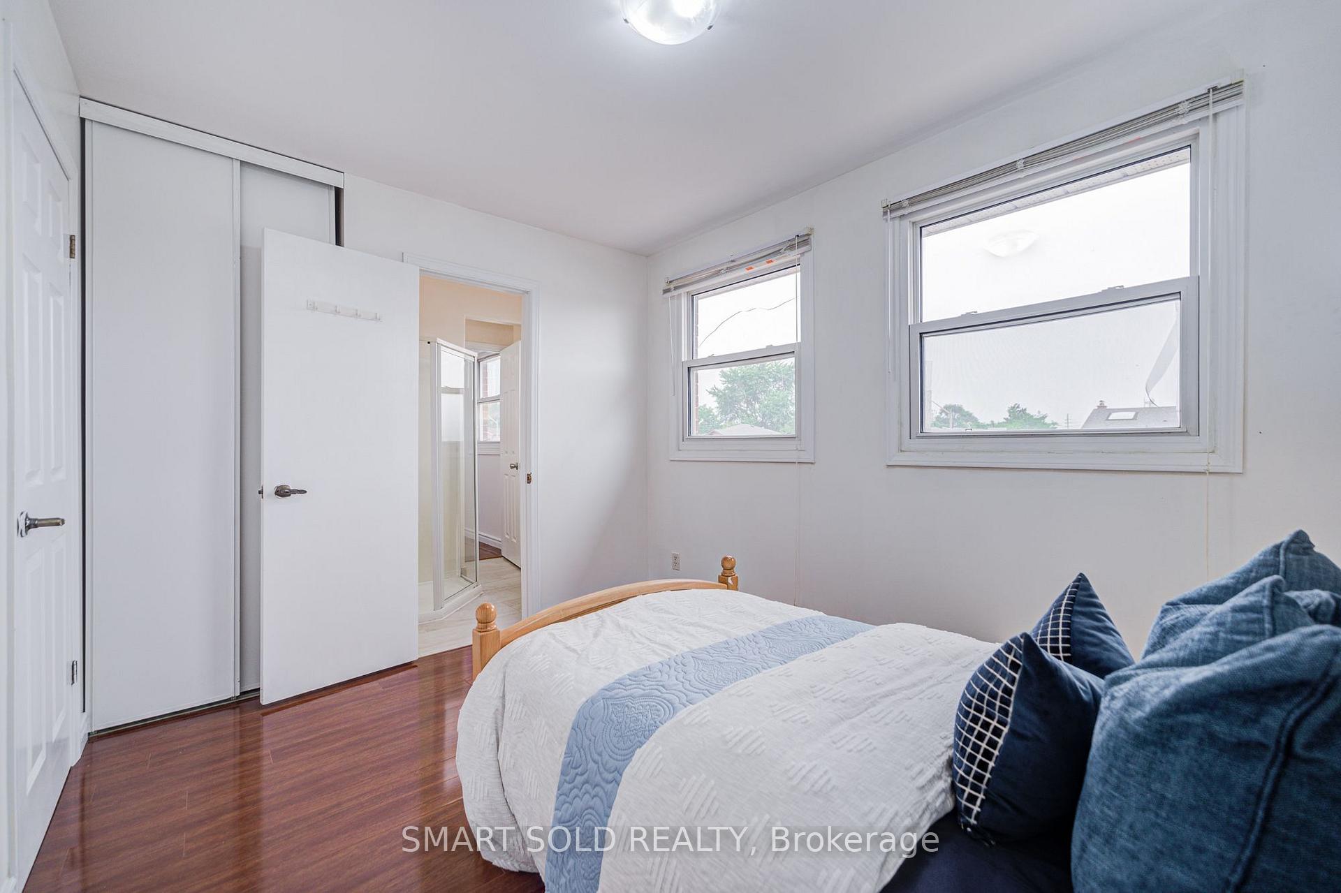 Photo 29 of 837 Queensbridge Drive, Mississauga, Creditview — HOMEH