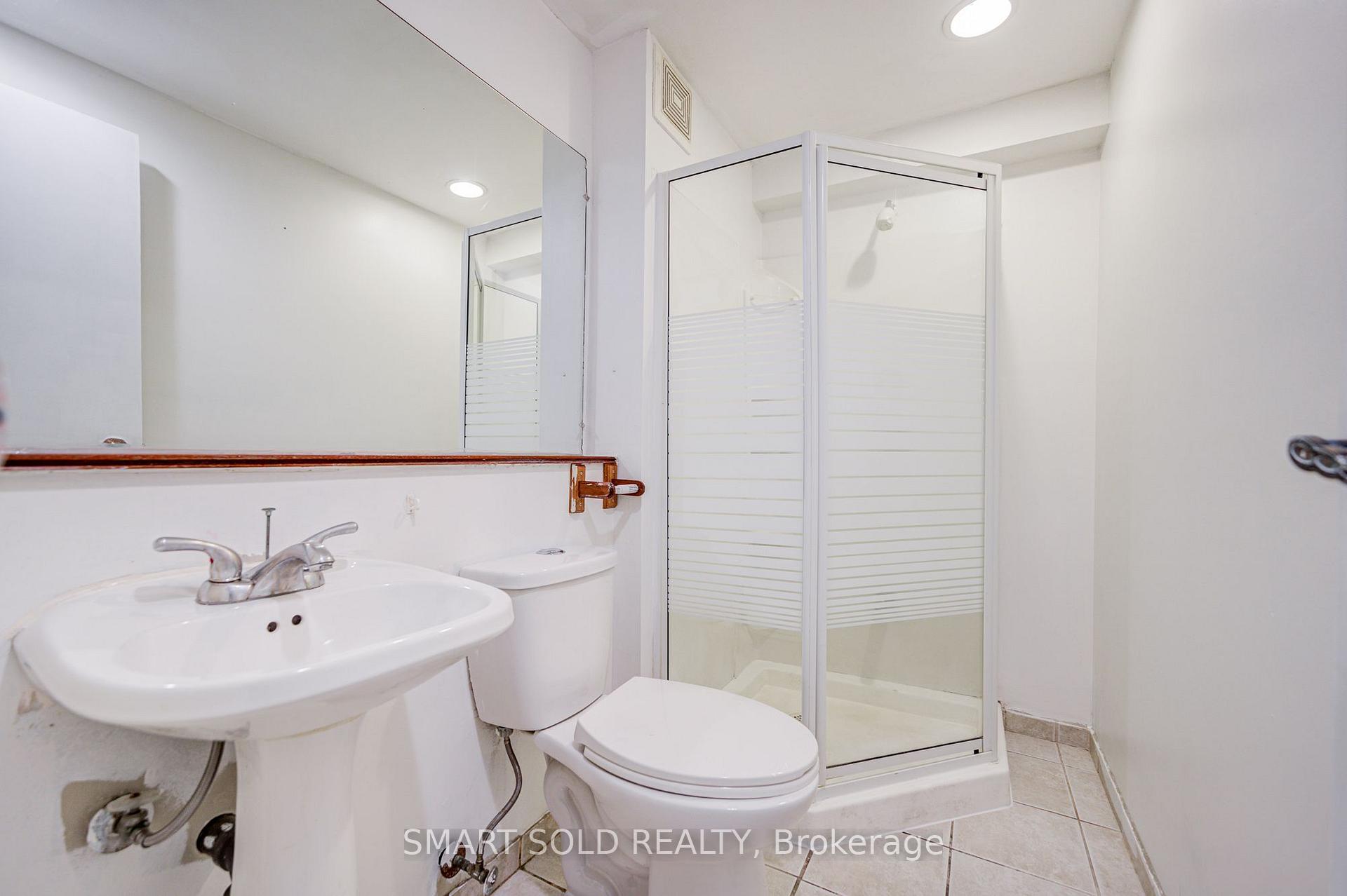 Photo 36 of 837 Queensbridge Drive, Mississauga, Creditview — HOMEH