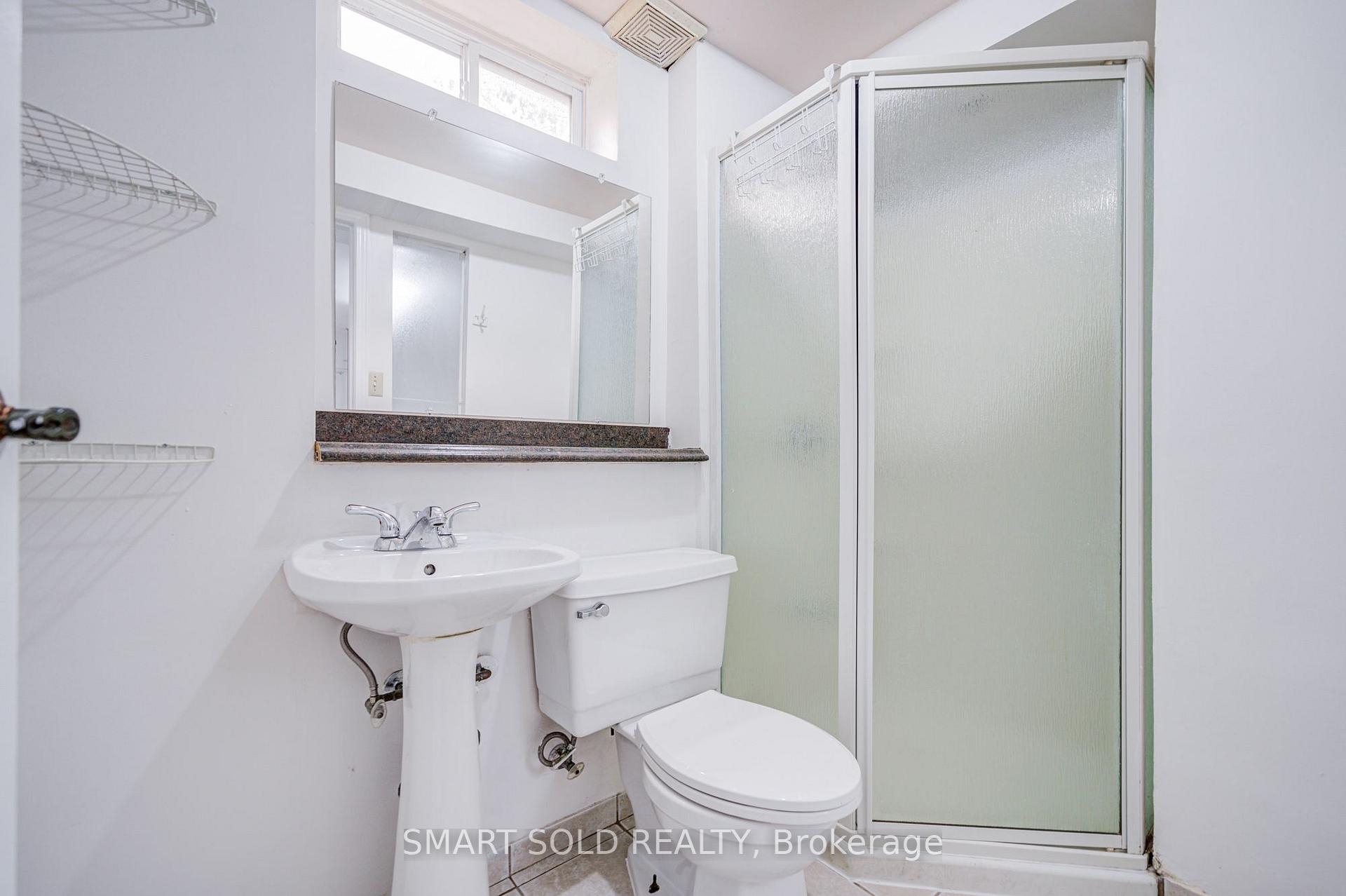 Photo 38 of 837 Queensbridge Drive, Mississauga, Creditview — HOMEH