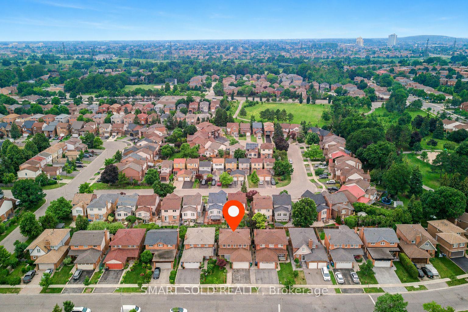 Photo 45 of 837 Queensbridge Drive, Mississauga, Creditview — HOMEH