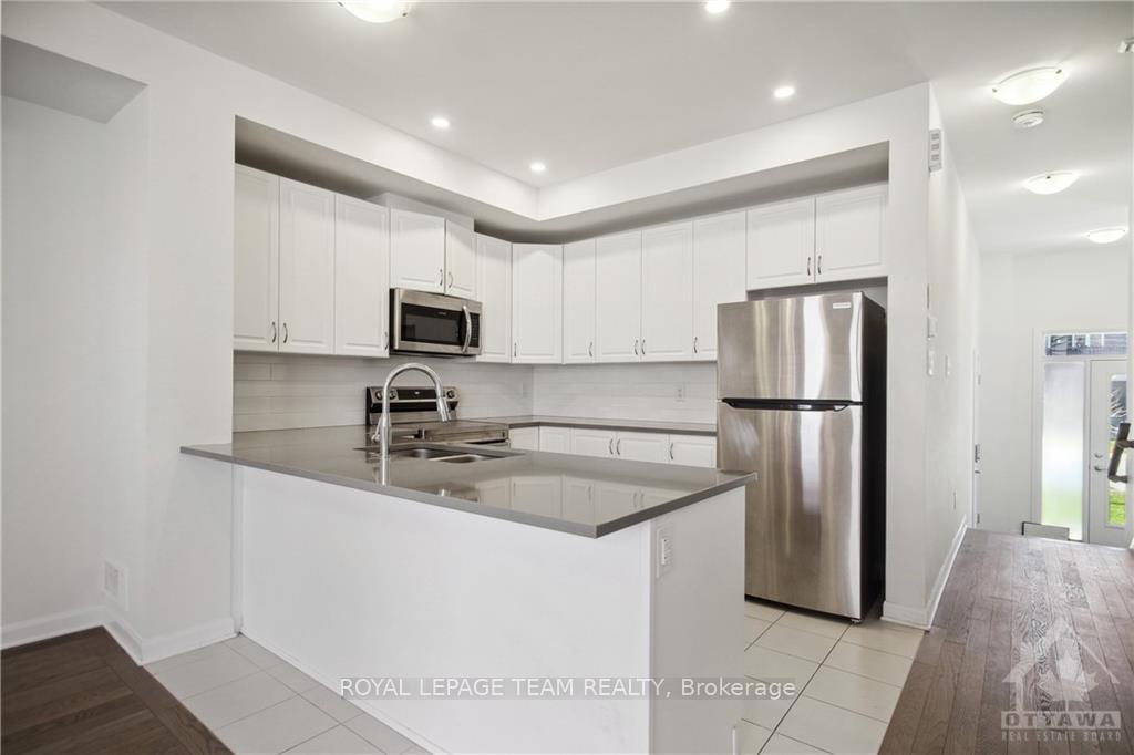 Photo 10 of 805 Everbloom Lane, Ottawa, Barrhaven - Heritage Park — HOMEH