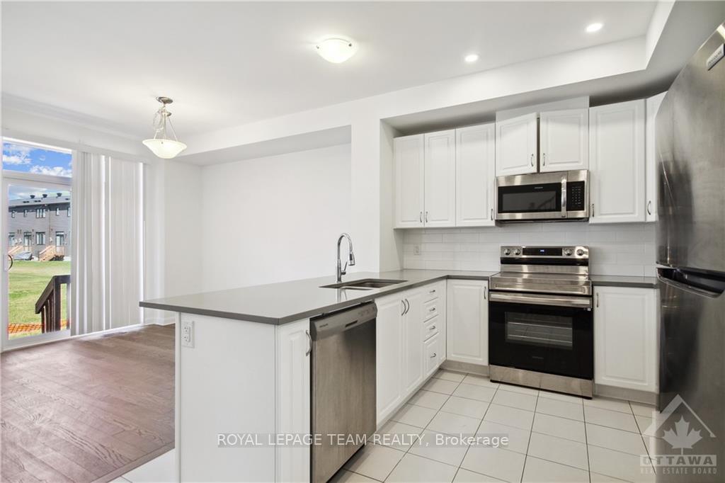 Photo 12 of 805 Everbloom Lane, Ottawa, Barrhaven - Heritage Park — HOMEH