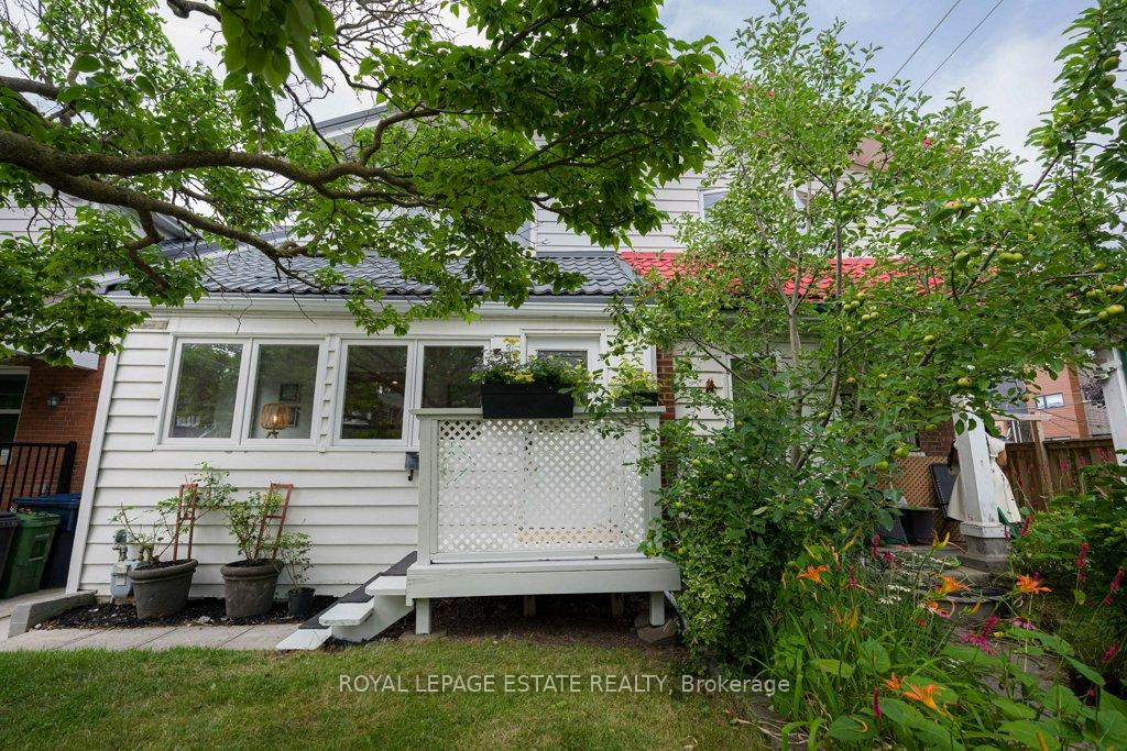 Photo 2 of 212 Lawlor Avenue, Toronto, East End-Danforth — HOMEH