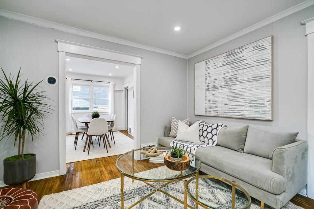 Photo 4 of 212 Lawlor Avenue, Toronto, East End-Danforth — HOMEH