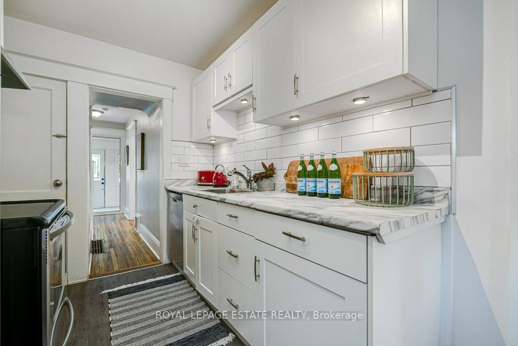 Photo 15 of 212 Lawlor Avenue, Toronto, East End-Danforth — HOMEH