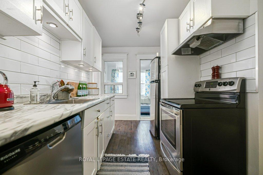 Photo 17 of 212 Lawlor Avenue, Toronto, East End-Danforth — HOMEH