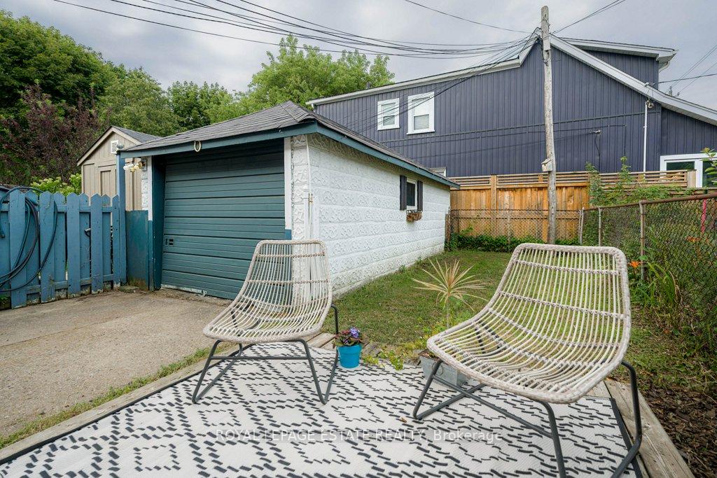 Photo 40 of 212 Lawlor Avenue, Toronto, East End-Danforth — HOMEH