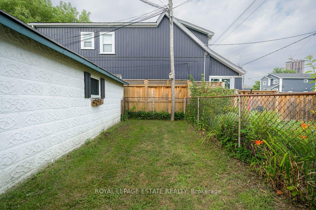 Photo 41 of 212 Lawlor Avenue, Toronto, East End-Danforth — HOMEH