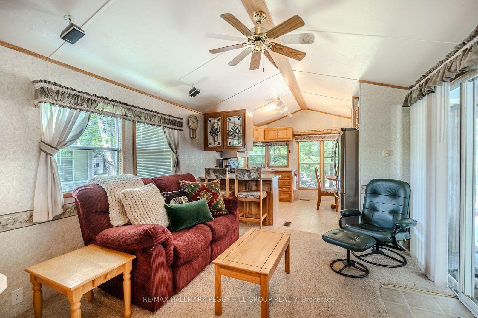 Photo 5 of 13 Huron Circle, Wasaga Beach — HOMEH