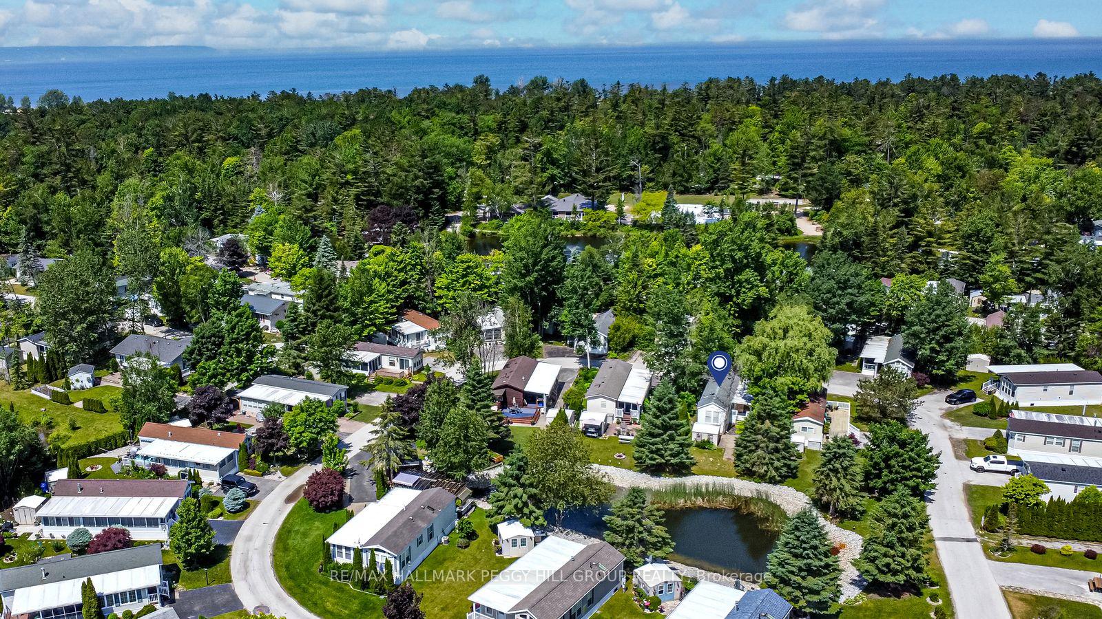 Photo 15 of 13 Huron Circle, Wasaga Beach — HOMEH