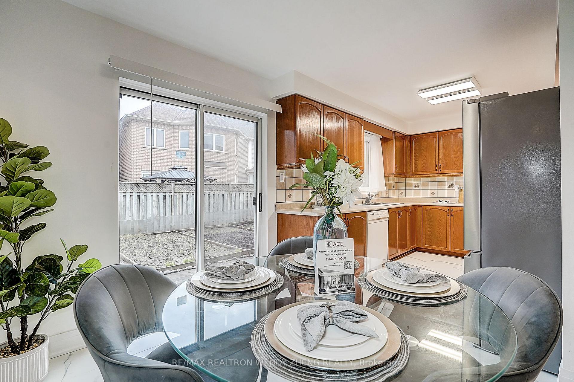 Photo 11 of 145 Glasgow Crescent, Georgina, Keswick South — HOMEH
