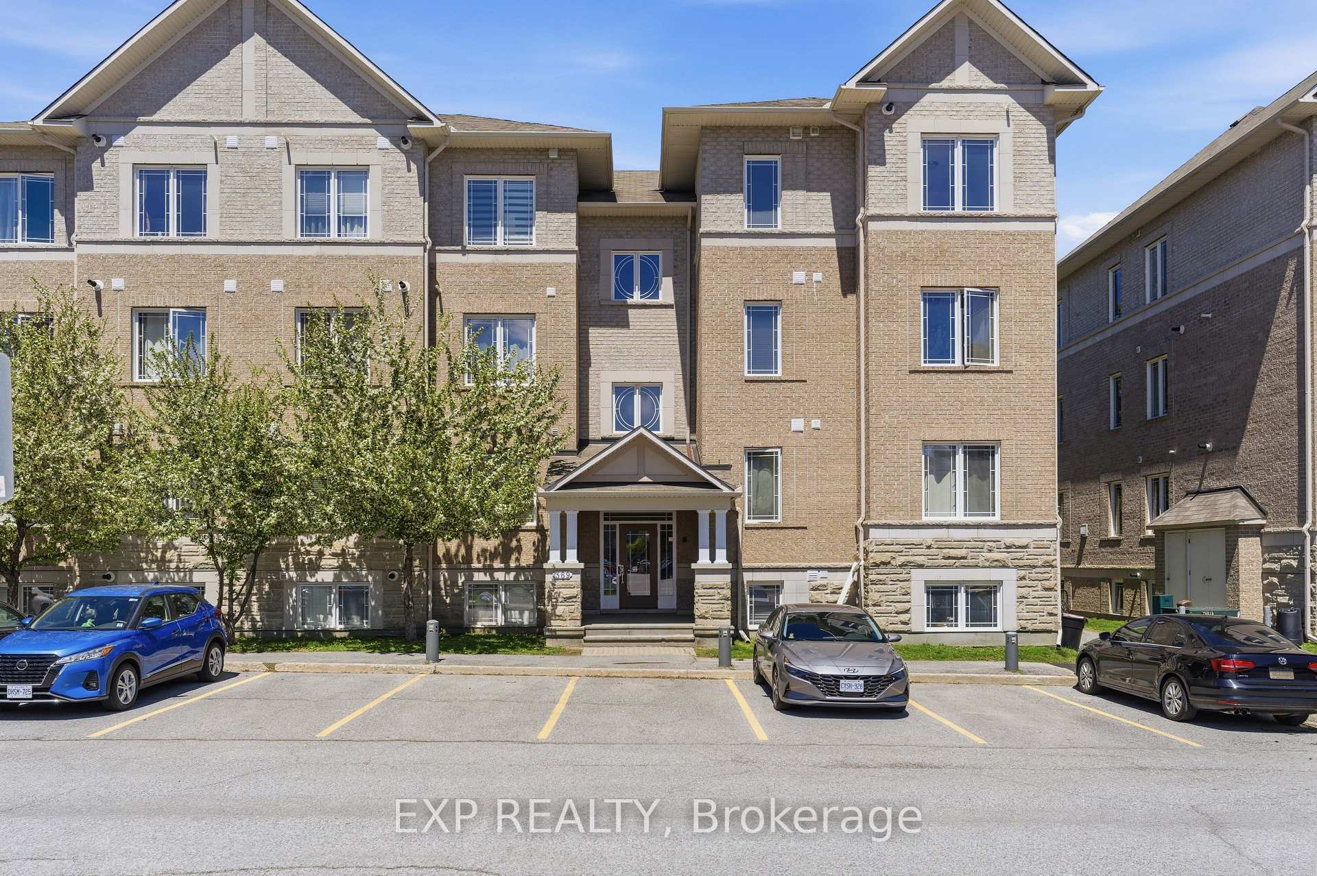 Front of Unit 8, 369 Paseo Private