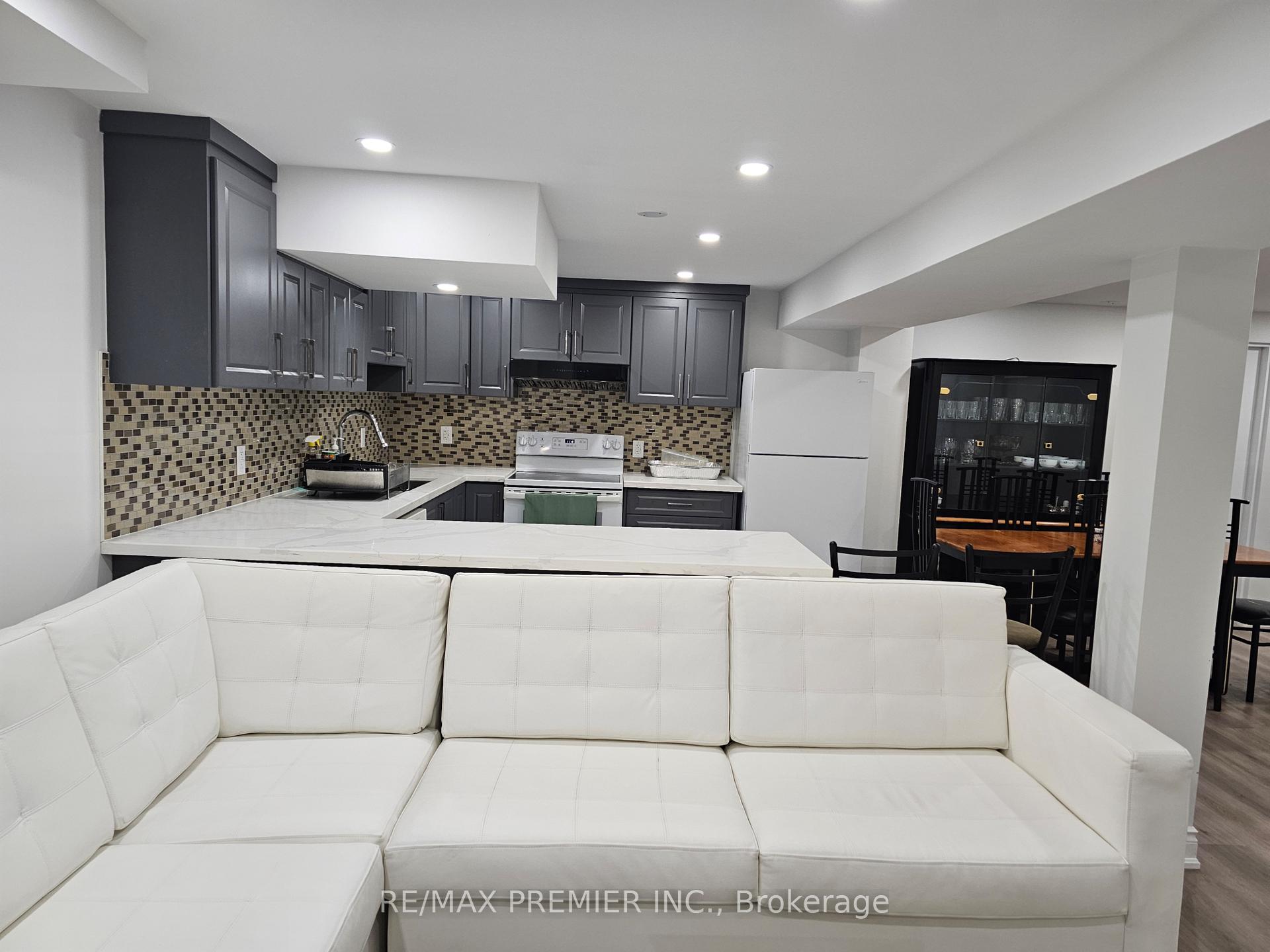 Photo 7 of Unit B - Basement, 16 Vineyard Court, Vaughan, East Woodbridge — HOMEH