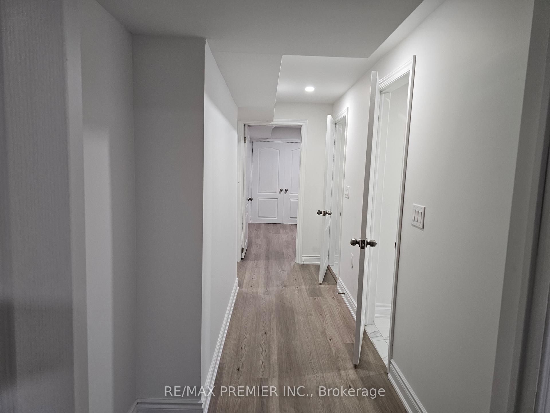 Photo 12 of Unit B - Basement, 16 Vineyard Court, Vaughan, East Woodbridge — HOMEH