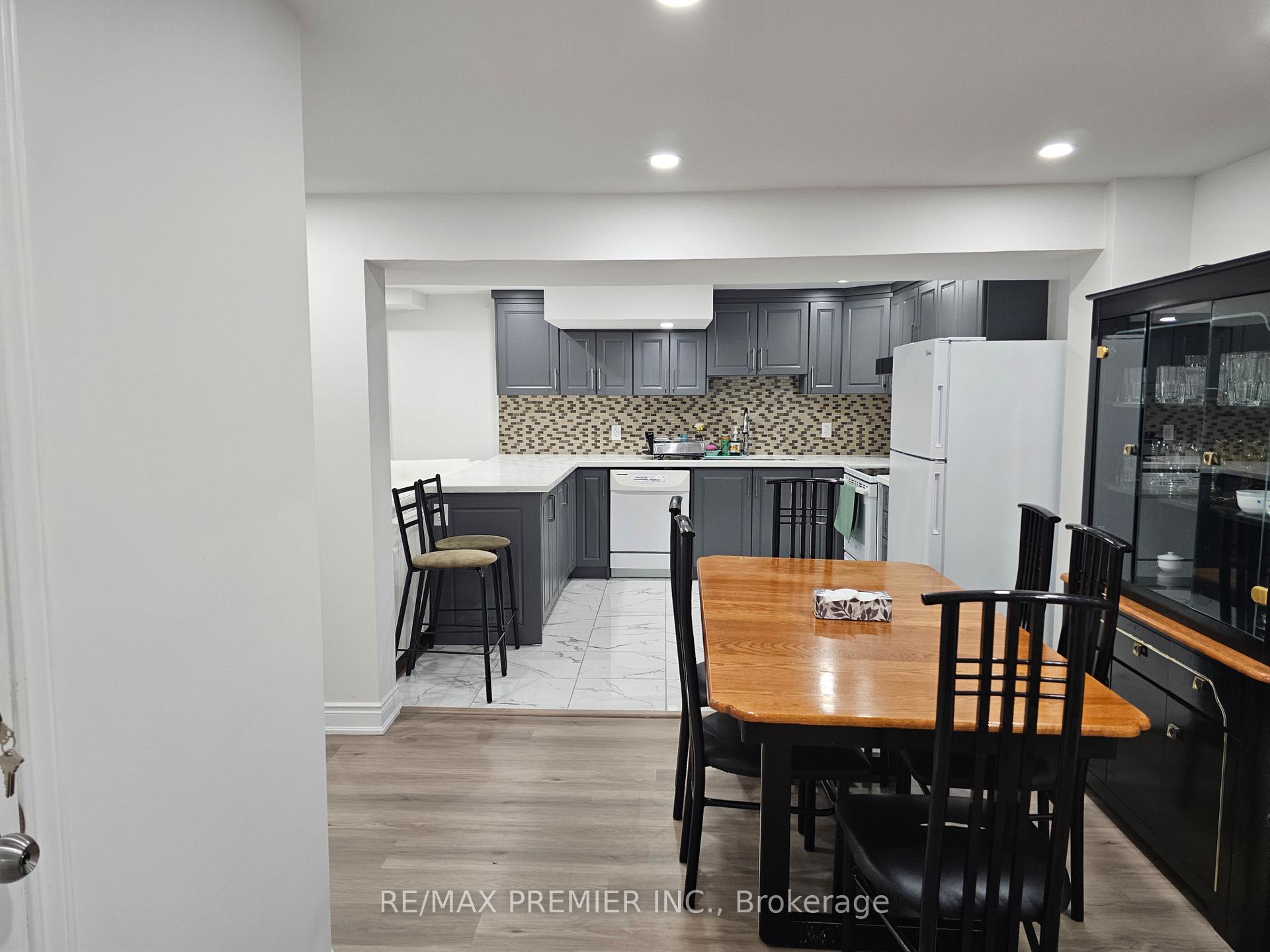 Photo 18 of Unit B - Basement, 16 Vineyard Court, Vaughan, East Woodbridge — HOMEH