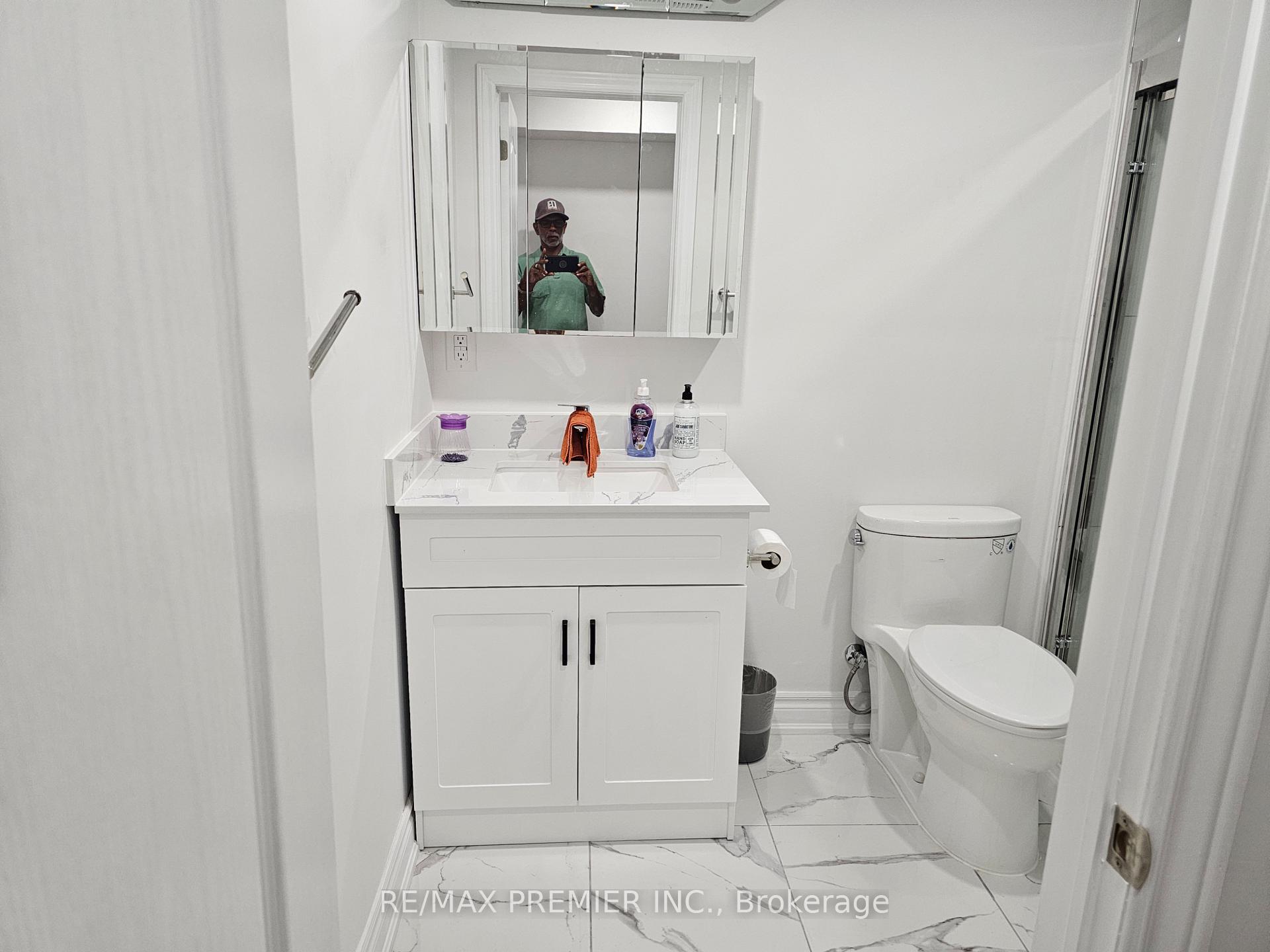 Photo 23 of Unit B - Basement, 16 Vineyard Court, Vaughan, East Woodbridge — HOMEH
