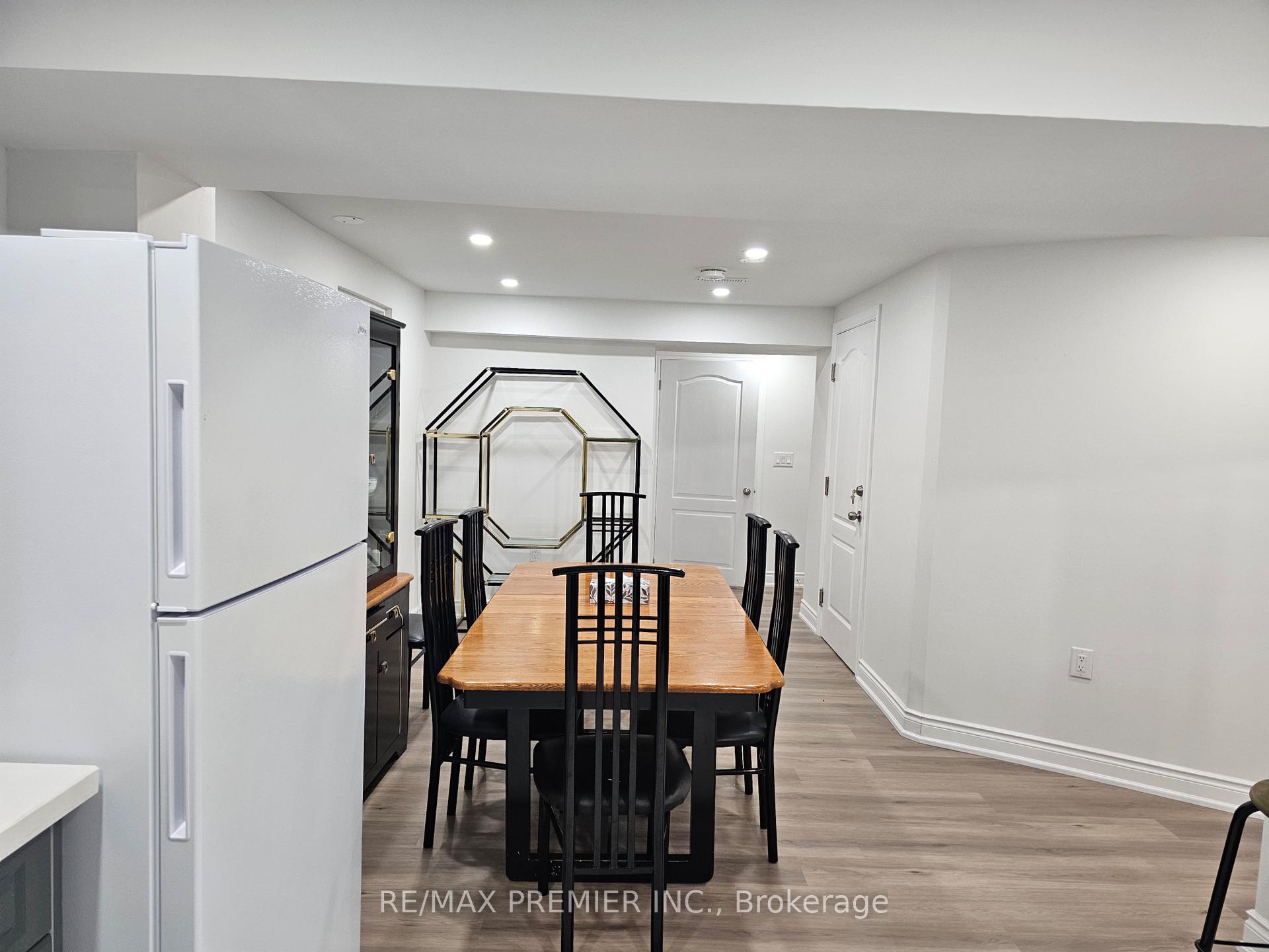 Photo 24 of Unit B - Basement, 16 Vineyard Court, Vaughan, East Woodbridge — HOMEH
