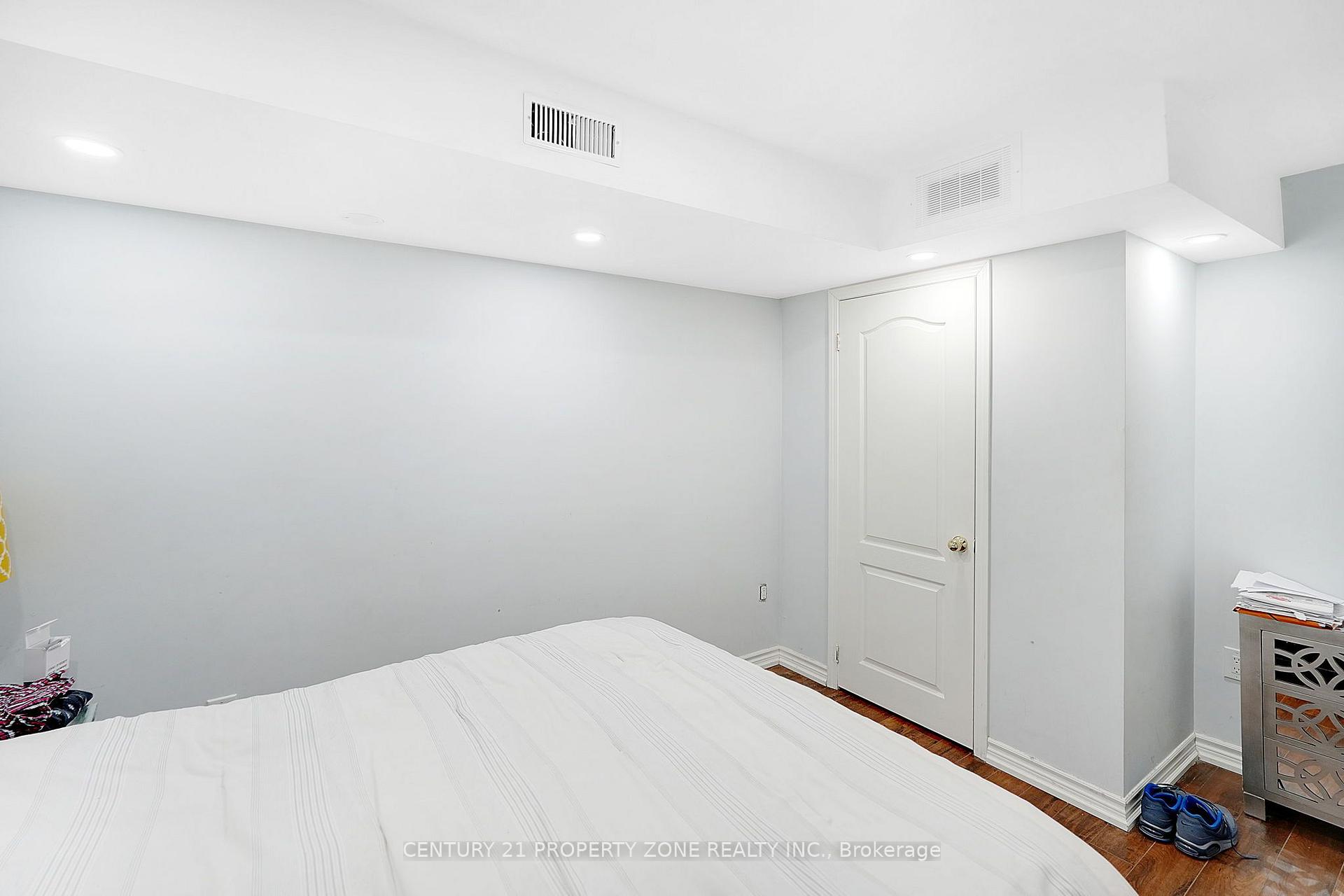 Photo 31 of 38 Callalily Road, Brampton, Northwest Sandalwood Parkway — HOMEH