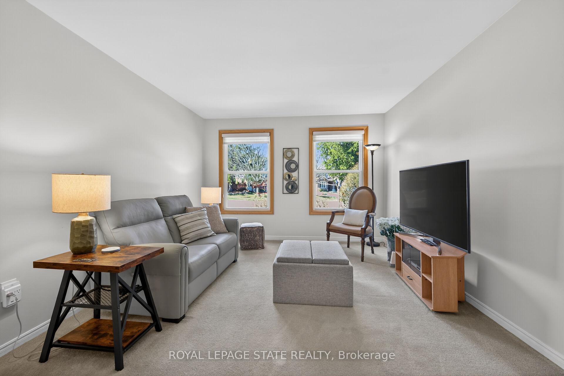 Photo 9 of 621 Tomahawk Crescent, Hamilton, Ancaster — HOMEH