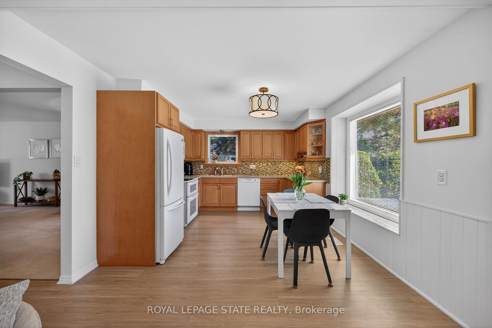 Photo 11 of 621 Tomahawk Crescent, Hamilton, Ancaster — HOMEH