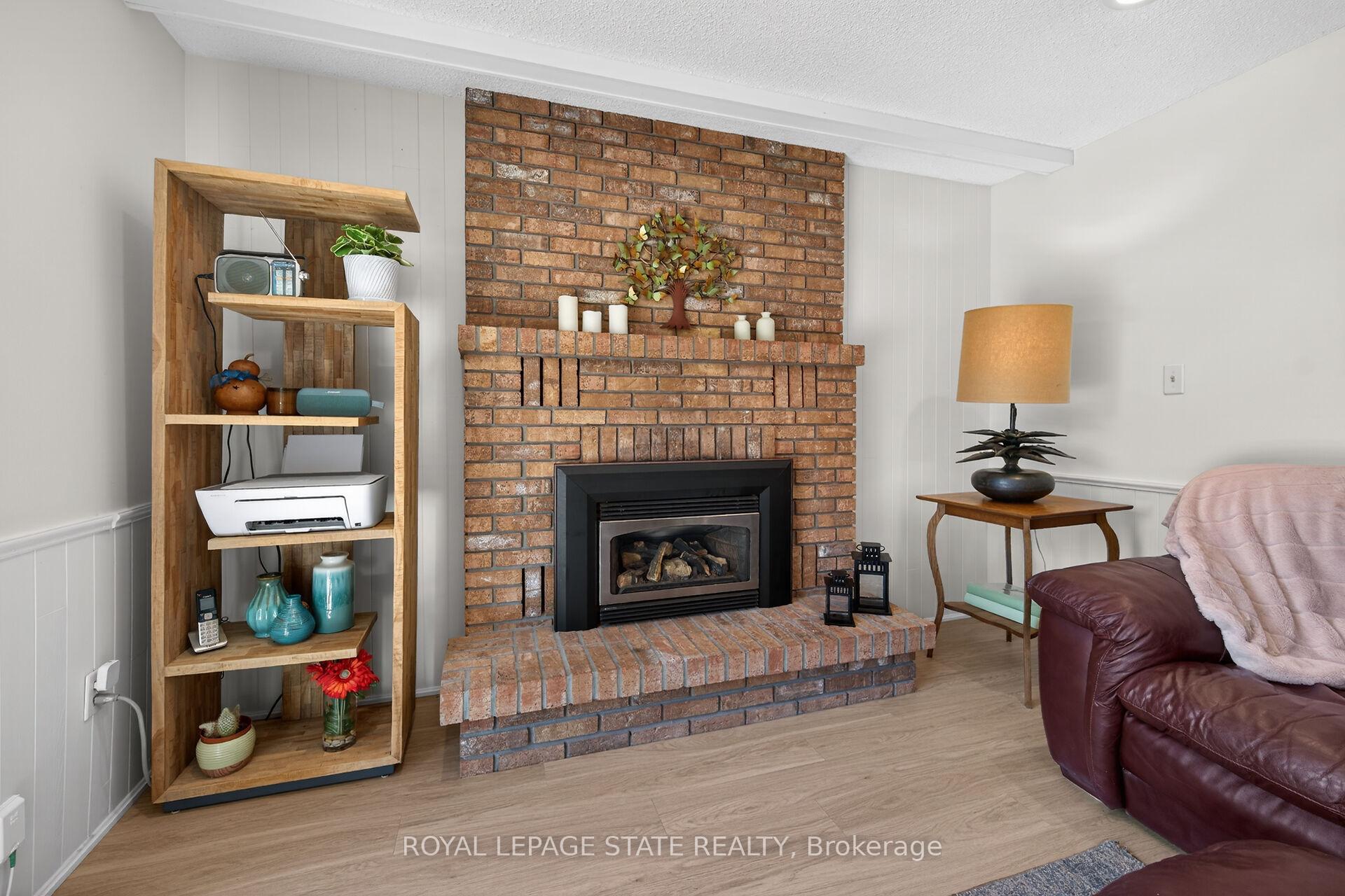 Photo 19 of 621 Tomahawk Crescent, Hamilton, Ancaster — HOMEH