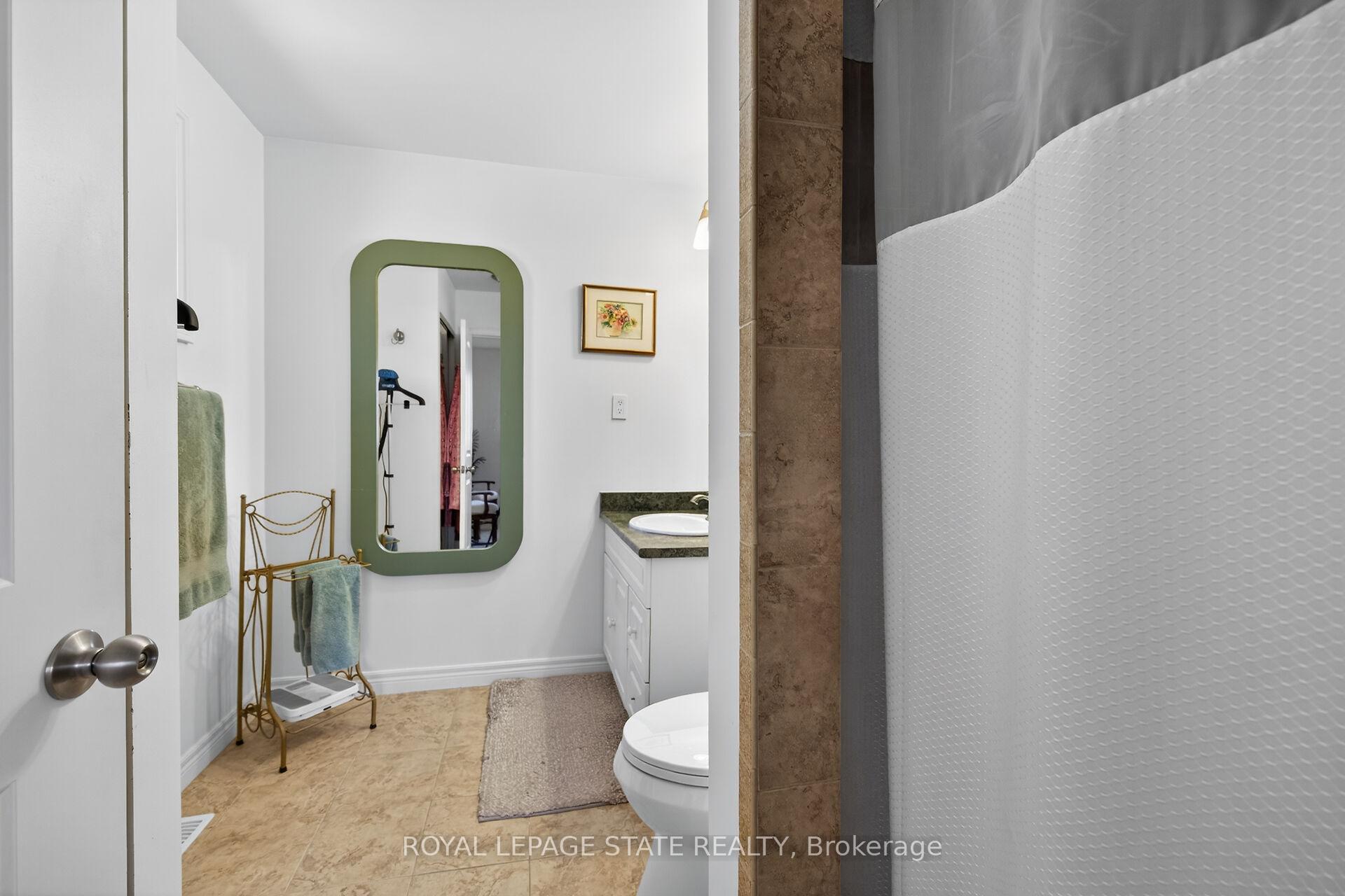 Photo 25 of 621 Tomahawk Crescent, Hamilton, Ancaster — HOMEH