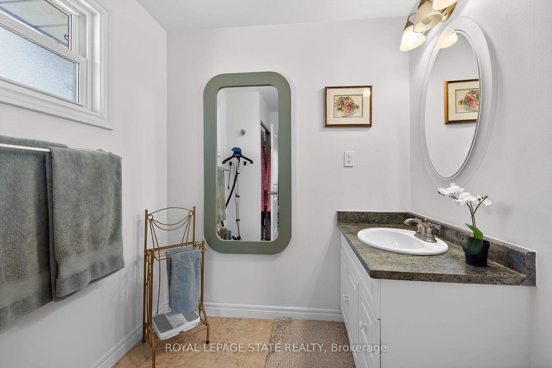 Photo 27 of 621 Tomahawk Crescent, Hamilton, Ancaster — HOMEH