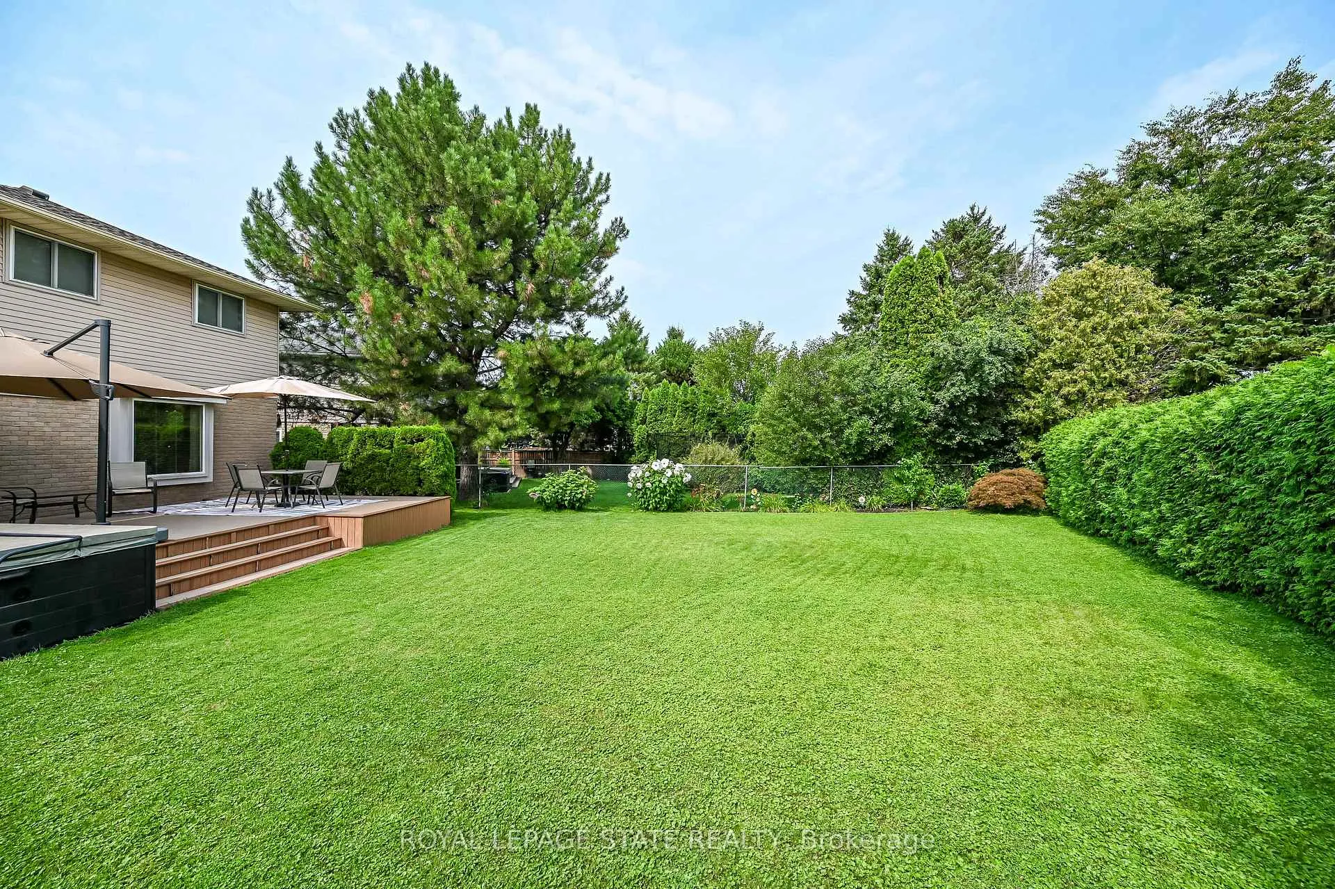 Photo 42 of 621 Tomahawk Crescent, Hamilton, Ancaster — HOMEH