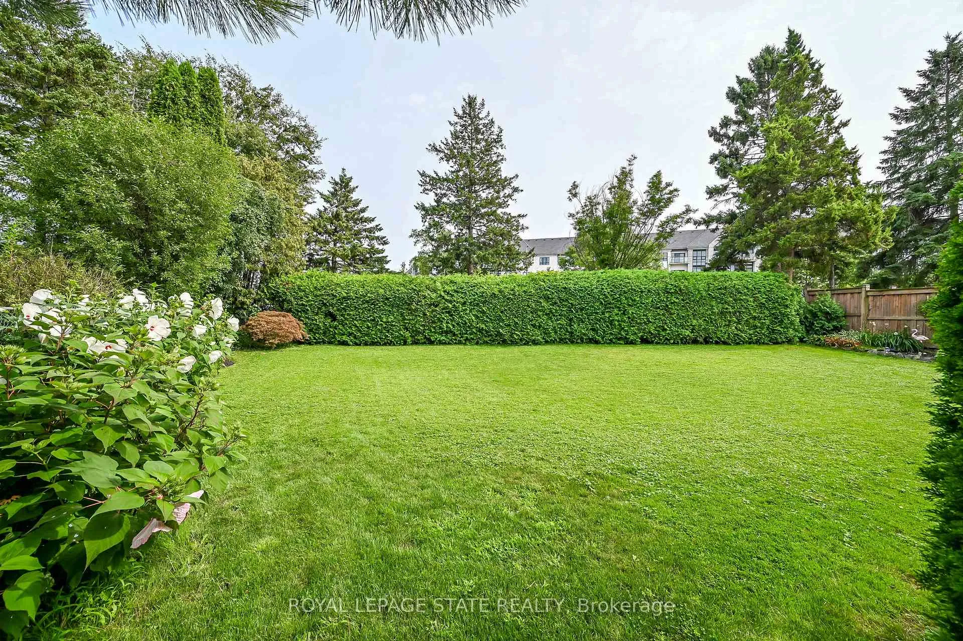 Photo 43 of 621 Tomahawk Crescent, Hamilton, Ancaster — HOMEH