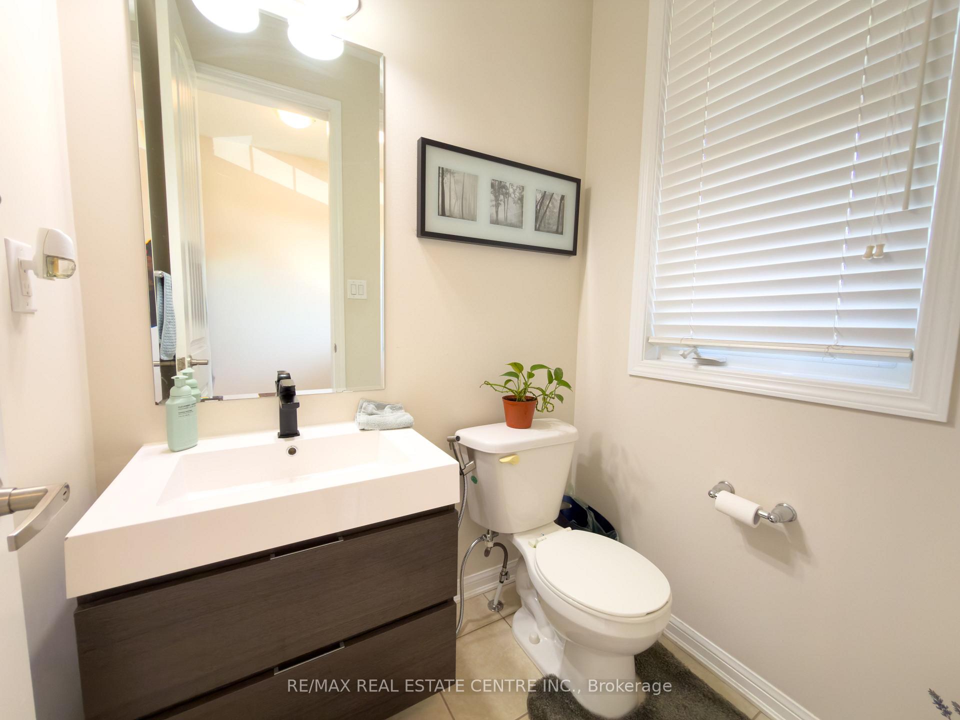 Photo 2 of 288 Ruhl Drive, Milton, Willmott — HOMEH