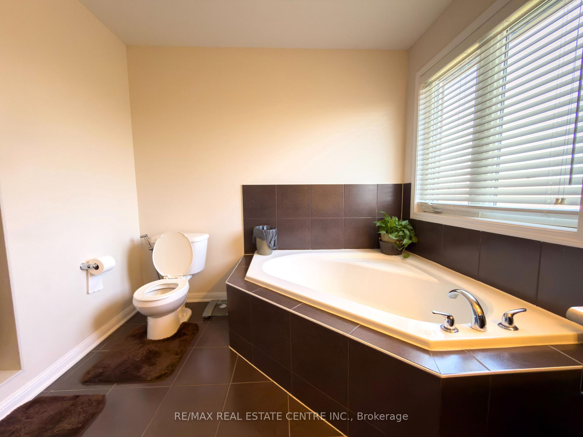 Photo 16 of 288 Ruhl Drive, Milton, Willmott — HOMEH