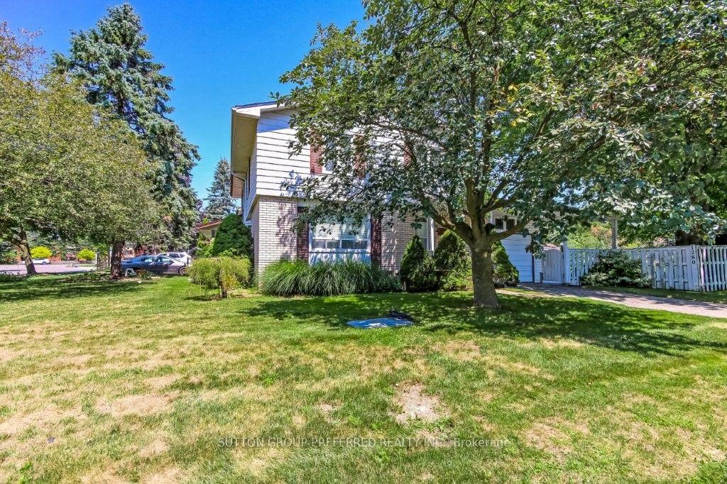 Photo 2 of 1280 Sorrel Road, London, East D — HOMEH