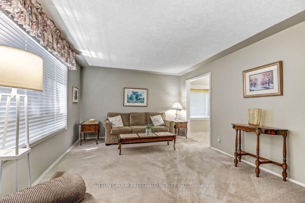 Photo 3 of 1280 Sorrel Road, London, East D — HOMEH