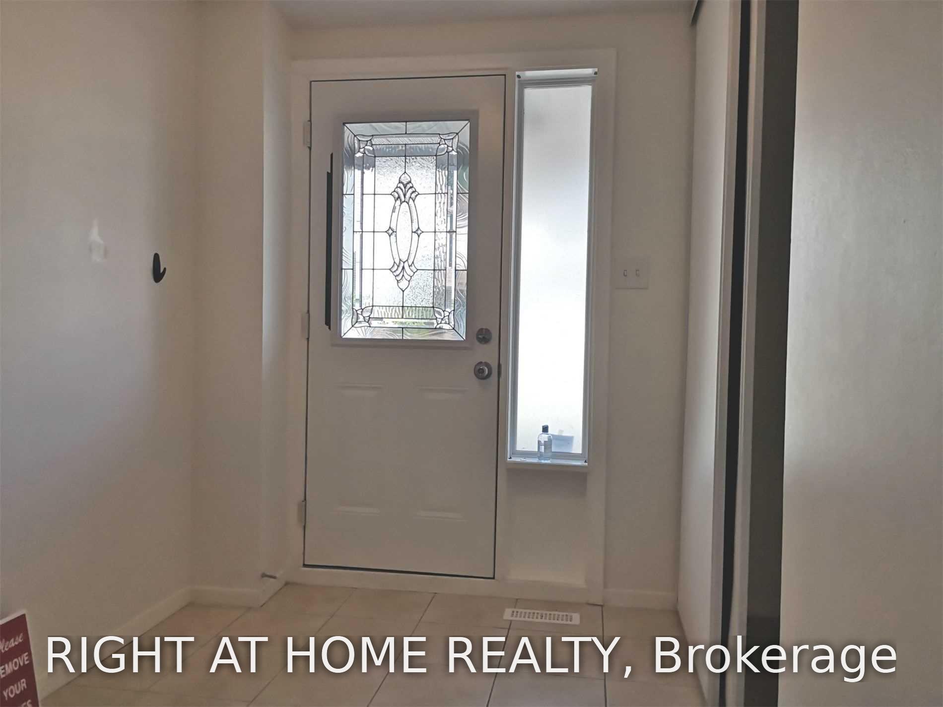 Photo 3 of 29 New Port Way, Markham, Thornhill — HOMEH