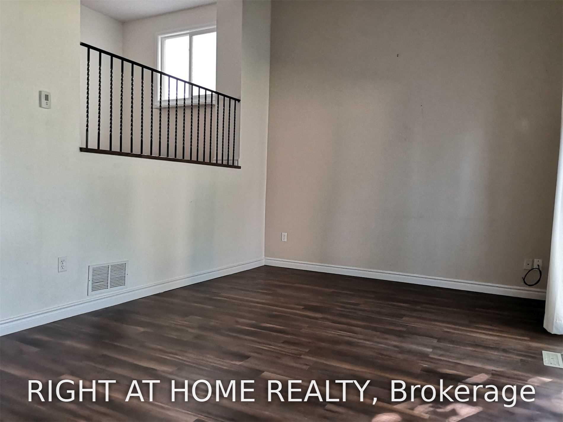 Photo 5 of 29 New Port Way, Markham, Thornhill — HOMEH