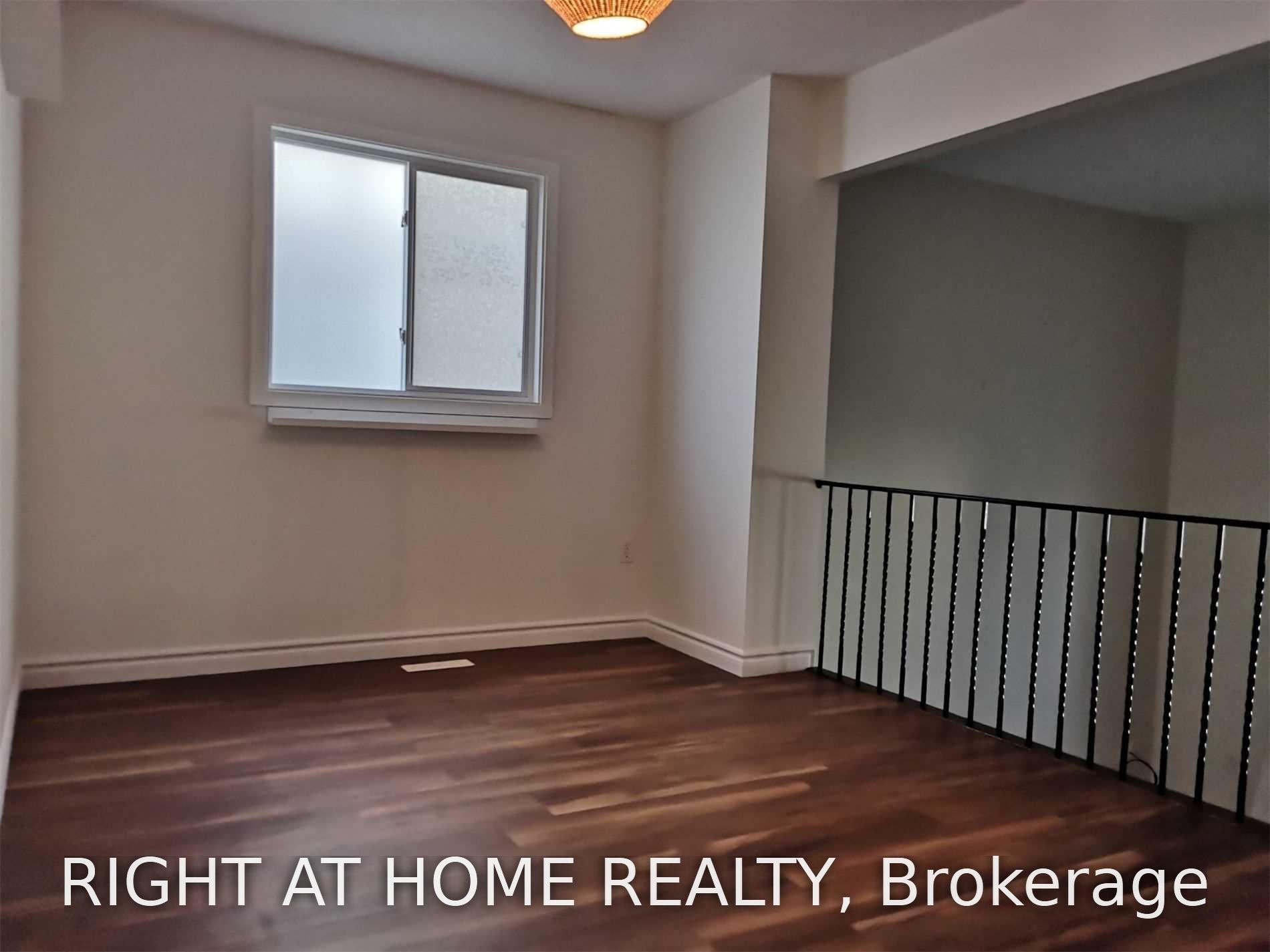 Photo 7 of 29 New Port Way, Markham, Thornhill — HOMEH