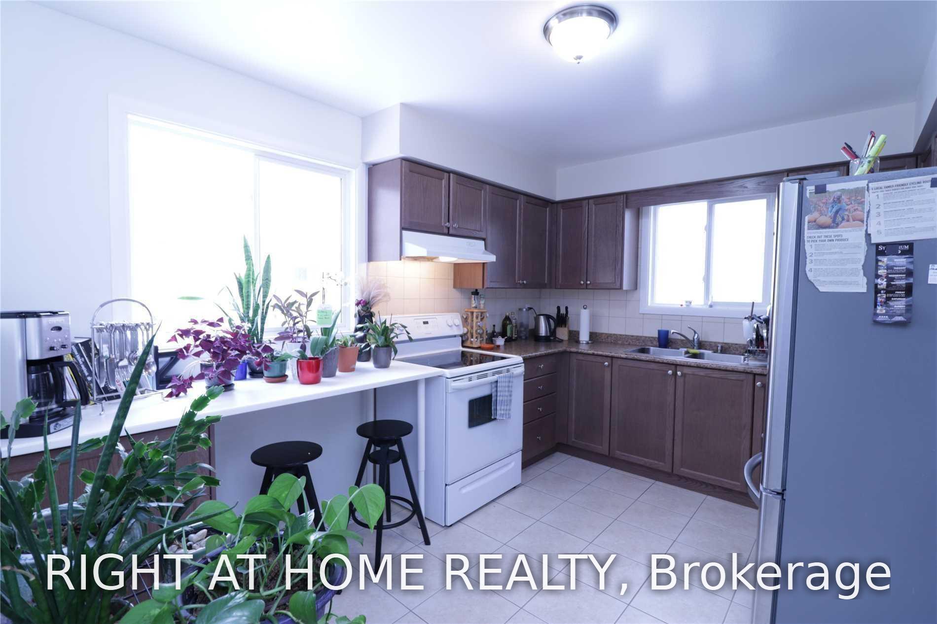Photo 8 of 29 New Port Way, Markham, Thornhill — HOMEH