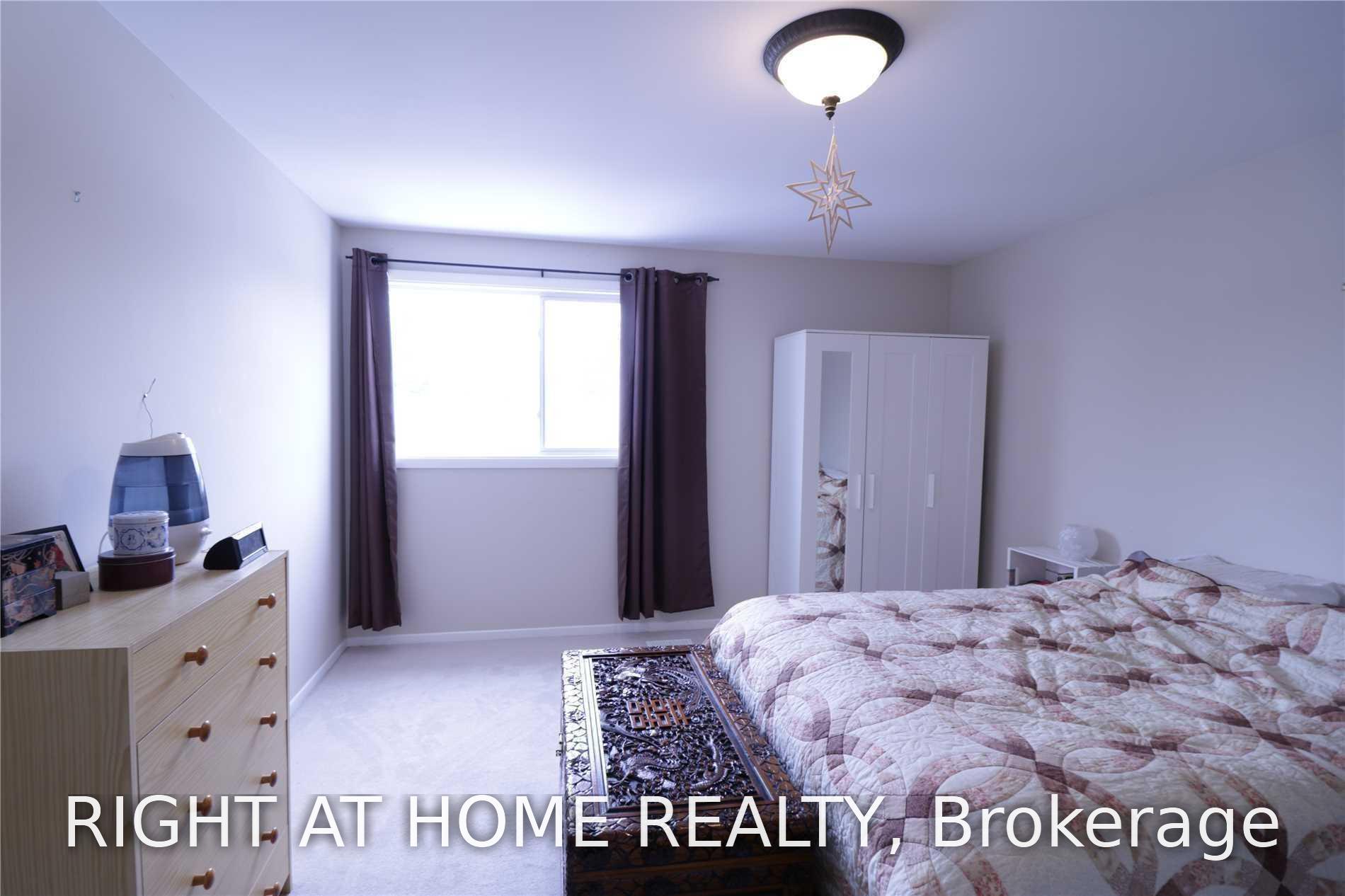 Photo 9 of 29 New Port Way, Markham, Thornhill — HOMEH