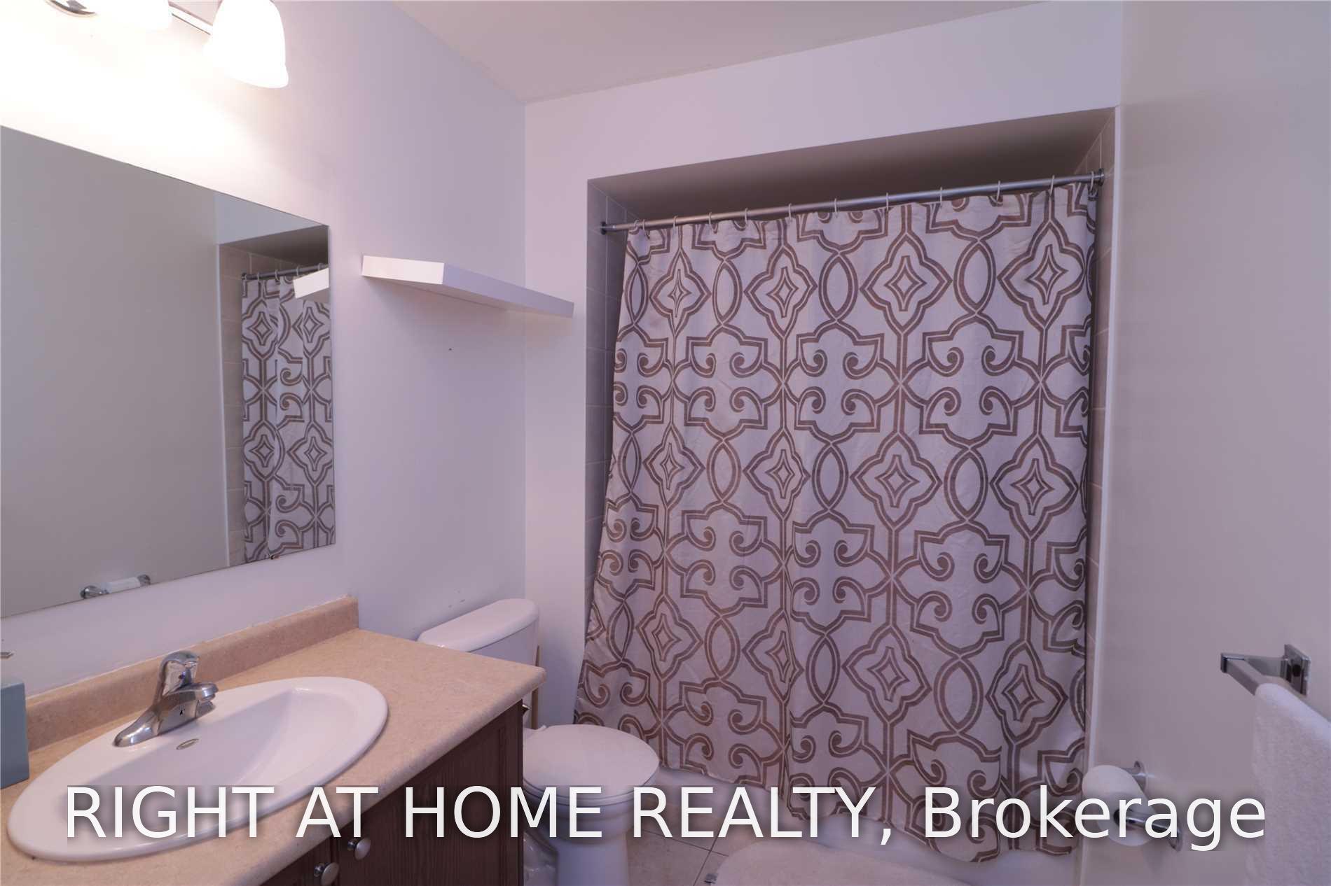 Photo 14 of 29 New Port Way, Markham, Thornhill — HOMEH