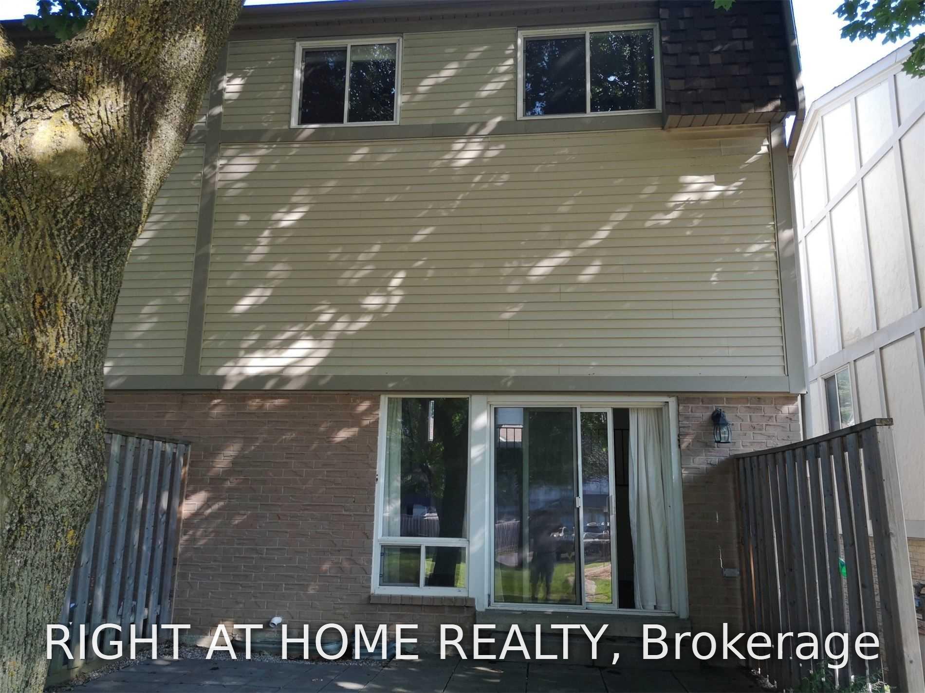 Photo 17 of 29 New Port Way, Markham, Thornhill — HOMEH