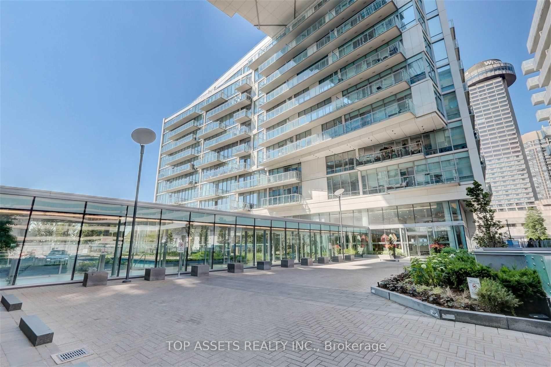 Photo 2 of Unit 919, 29 Queens Quay E, Toronto, Waterfront Communities — HOMEH