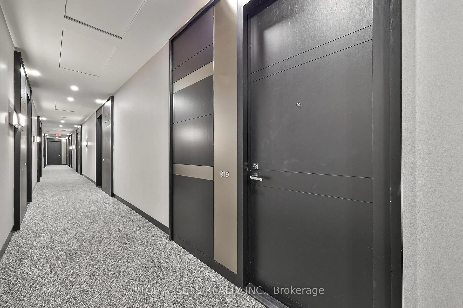 Photo 4 of Unit 919, 29 Queens Quay E, Toronto, Waterfront Communities — HOMEH