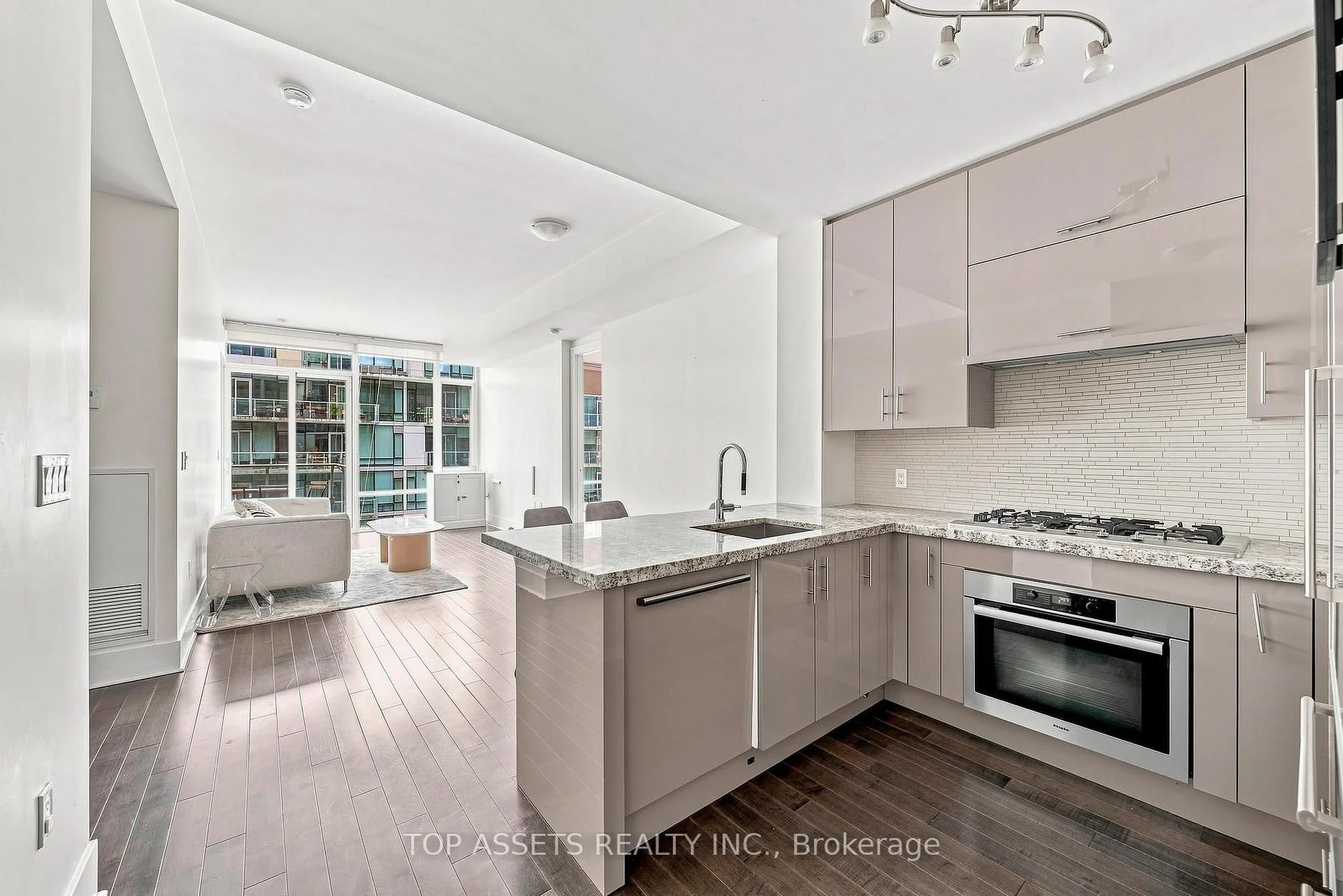 Photo 6 of Unit 919, 29 Queens Quay E, Toronto, Waterfront Communities — HOMEH