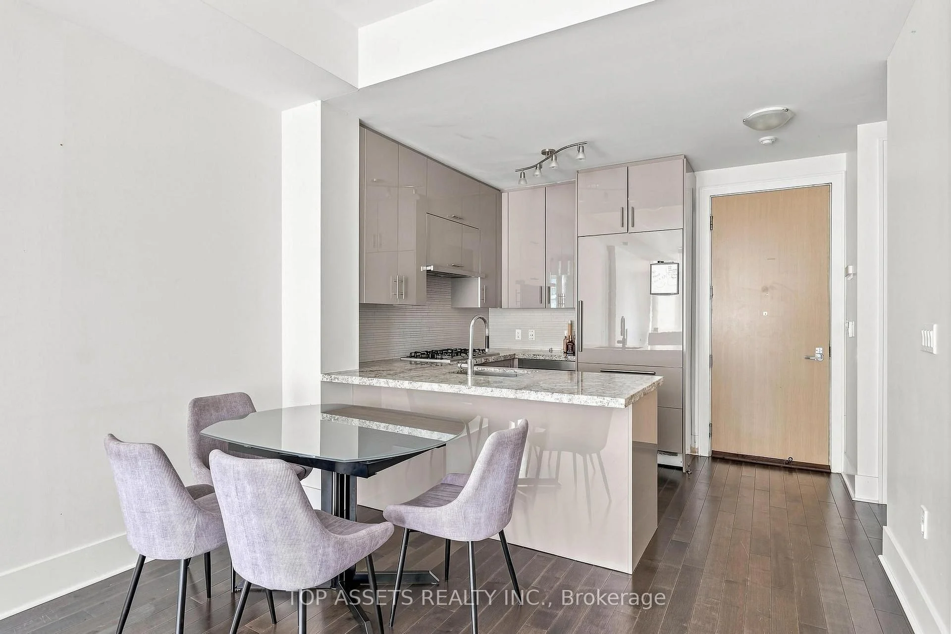 Photo 16 of Unit 919, 29 Queens Quay E, Toronto, Waterfront Communities — HOMEH