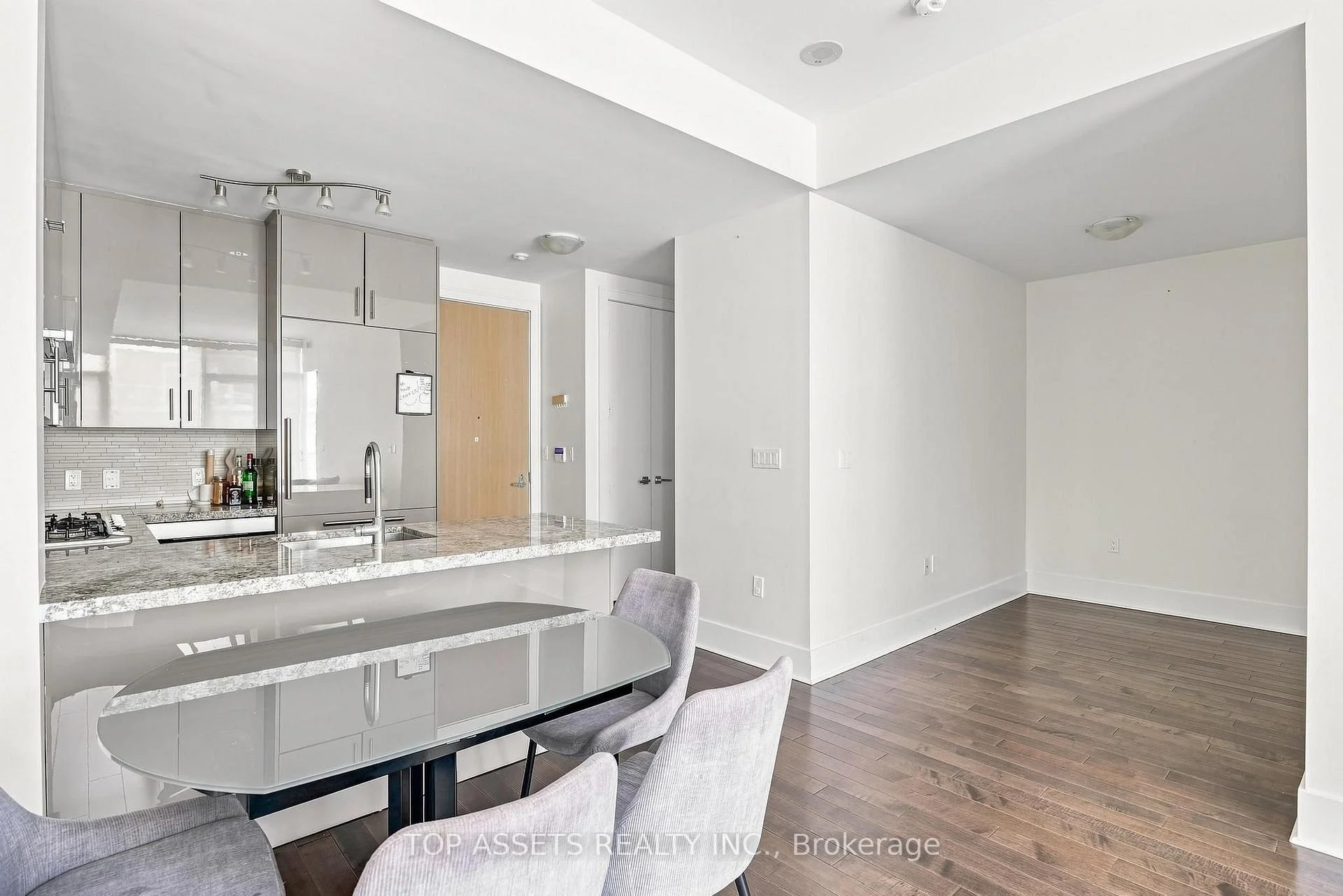 Photo 17 of Unit 919, 29 Queens Quay E, Toronto, Waterfront Communities — HOMEH