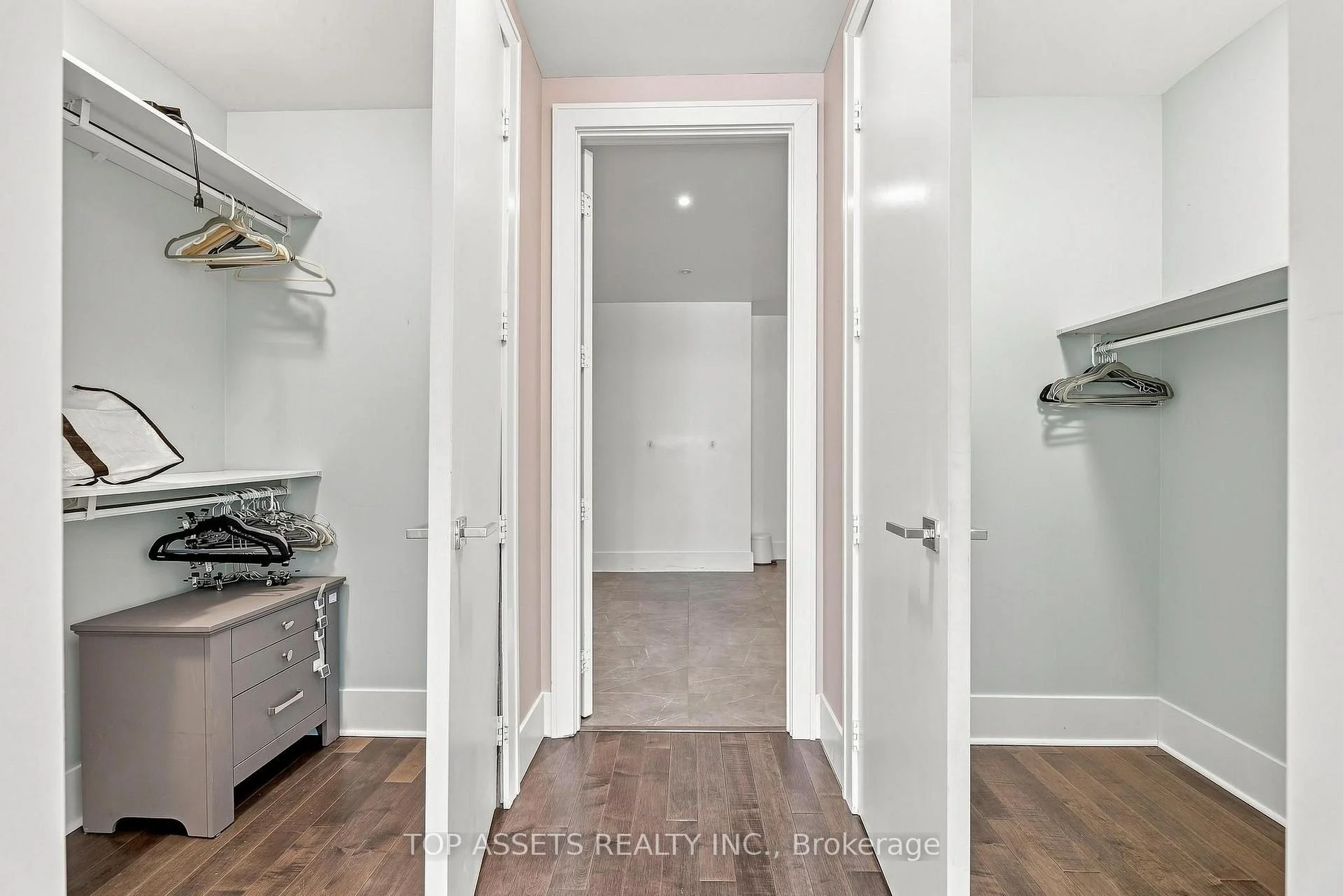 Photo 27 of Unit 919, 29 Queens Quay E, Toronto, Waterfront Communities — HOMEH