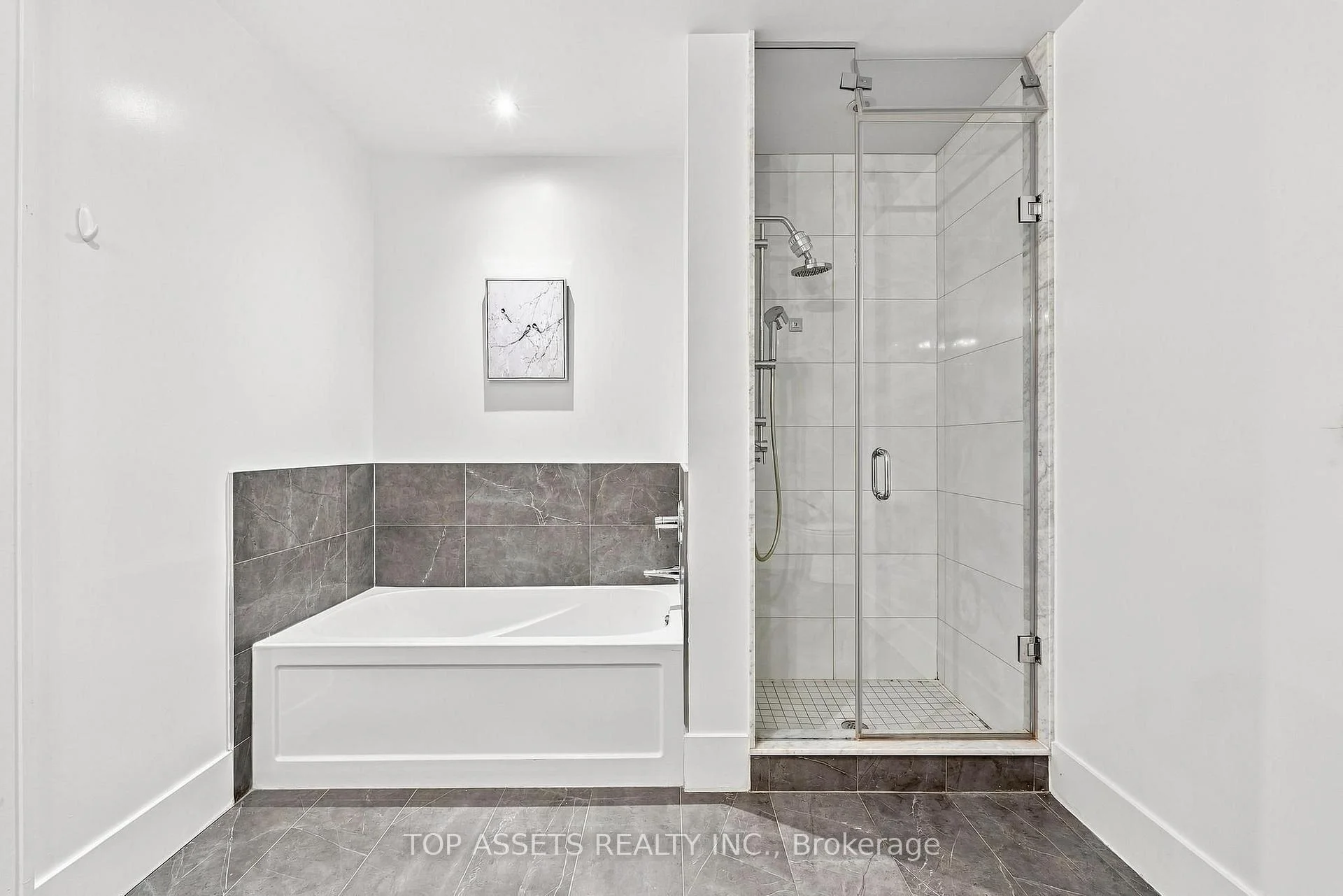 Photo 29 of Unit 919, 29 Queens Quay E, Toronto, Waterfront Communities — HOMEH