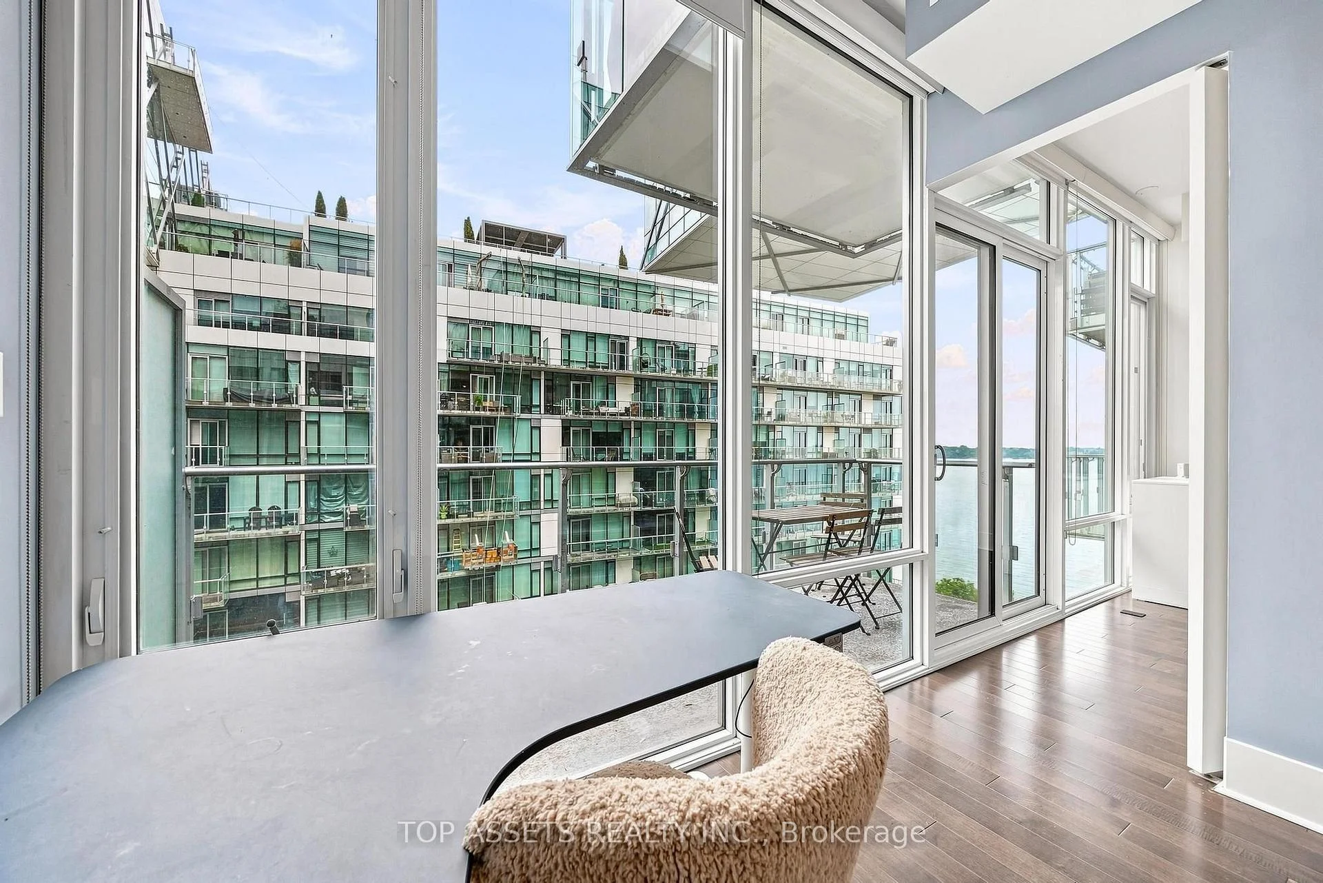 Photo 34 of Unit 919, 29 Queens Quay E, Toronto, Waterfront Communities — HOMEH