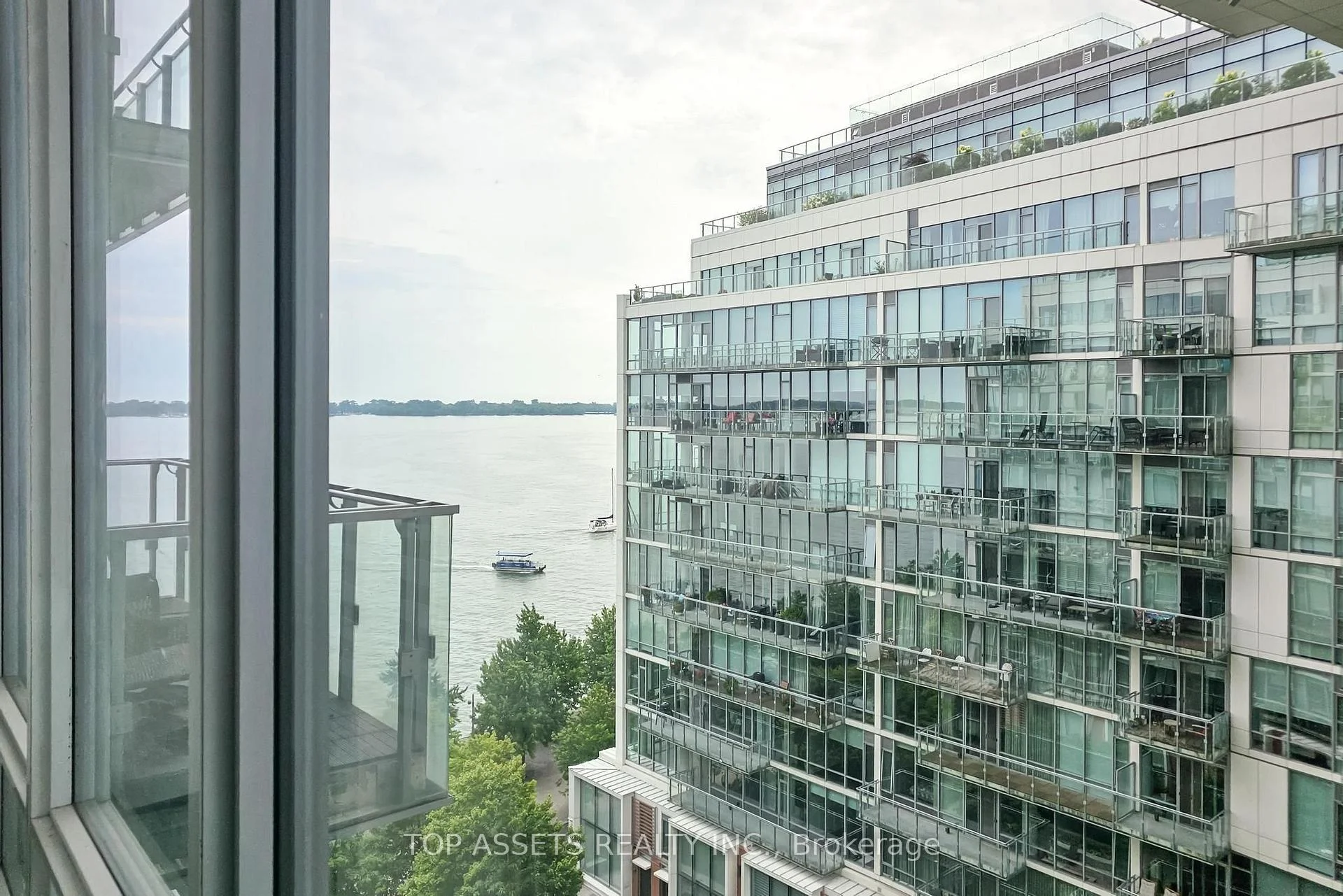 Photo 35 of Unit 919, 29 Queens Quay E, Toronto, Waterfront Communities — HOMEH