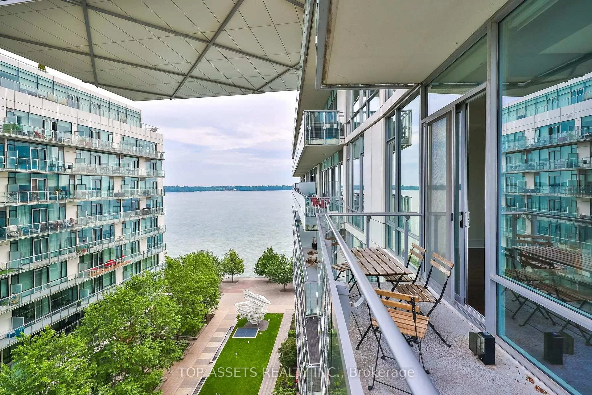 Photo 40 of Unit 919, 29 Queens Quay E, Toronto, Waterfront Communities — HOMEH